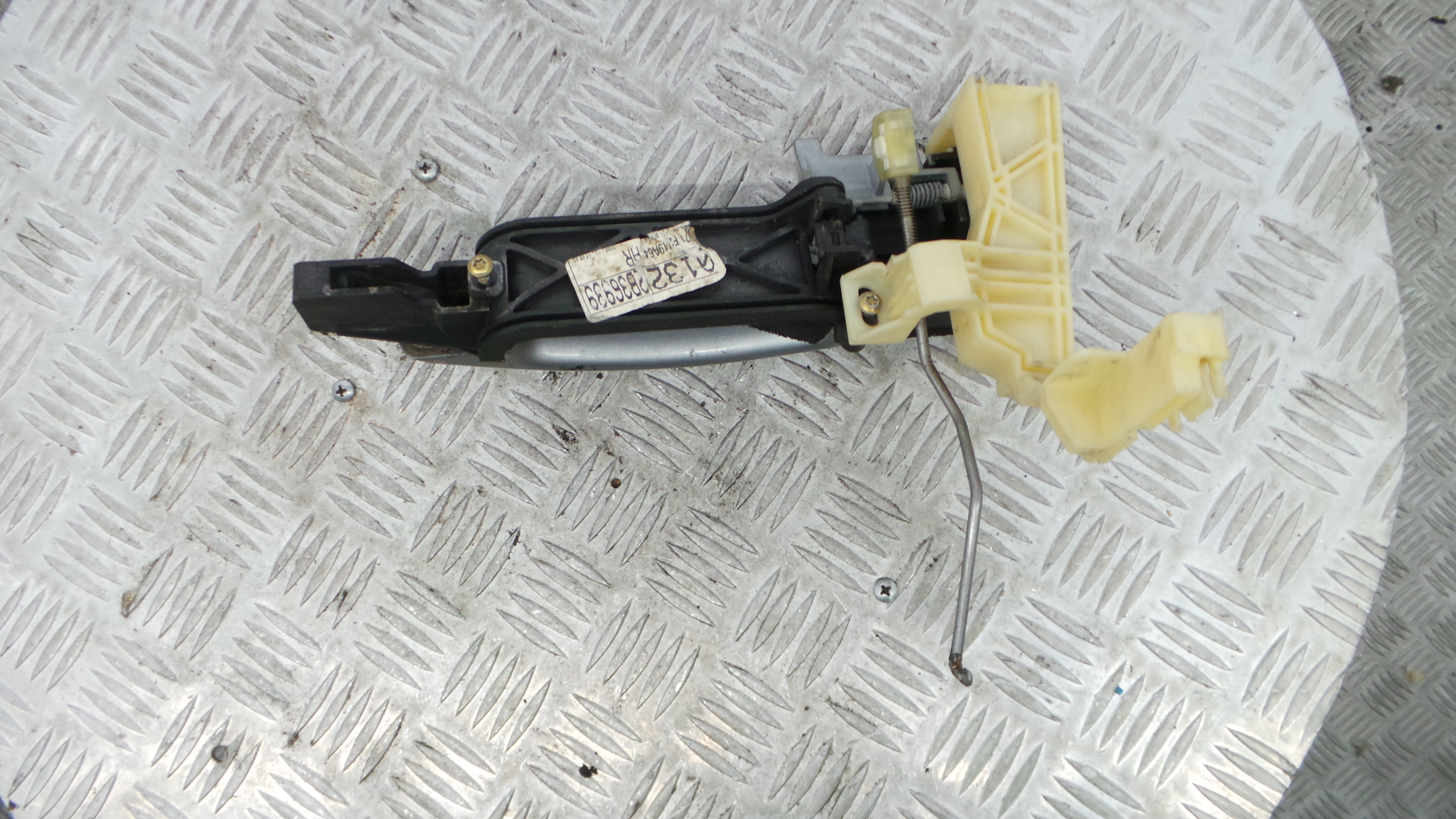 Puxador Exterior Frente Direita  1S71-F224A36-AB - FORD MONDEO III (B5Y)-33644356