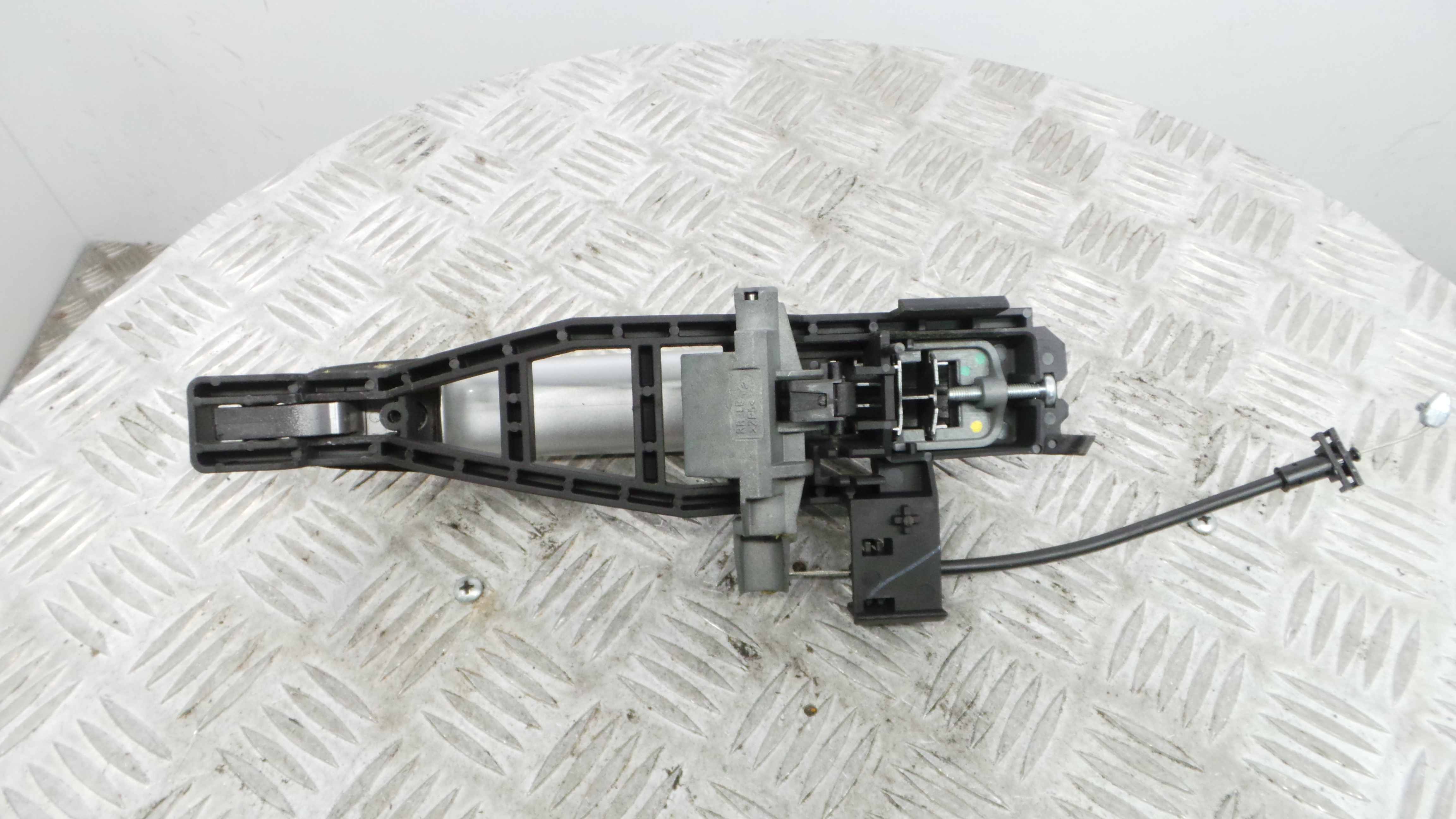 Puxador Exterior Trás esquerdo 4M51-A226B23-AD - FORD FOCUS III-33644365