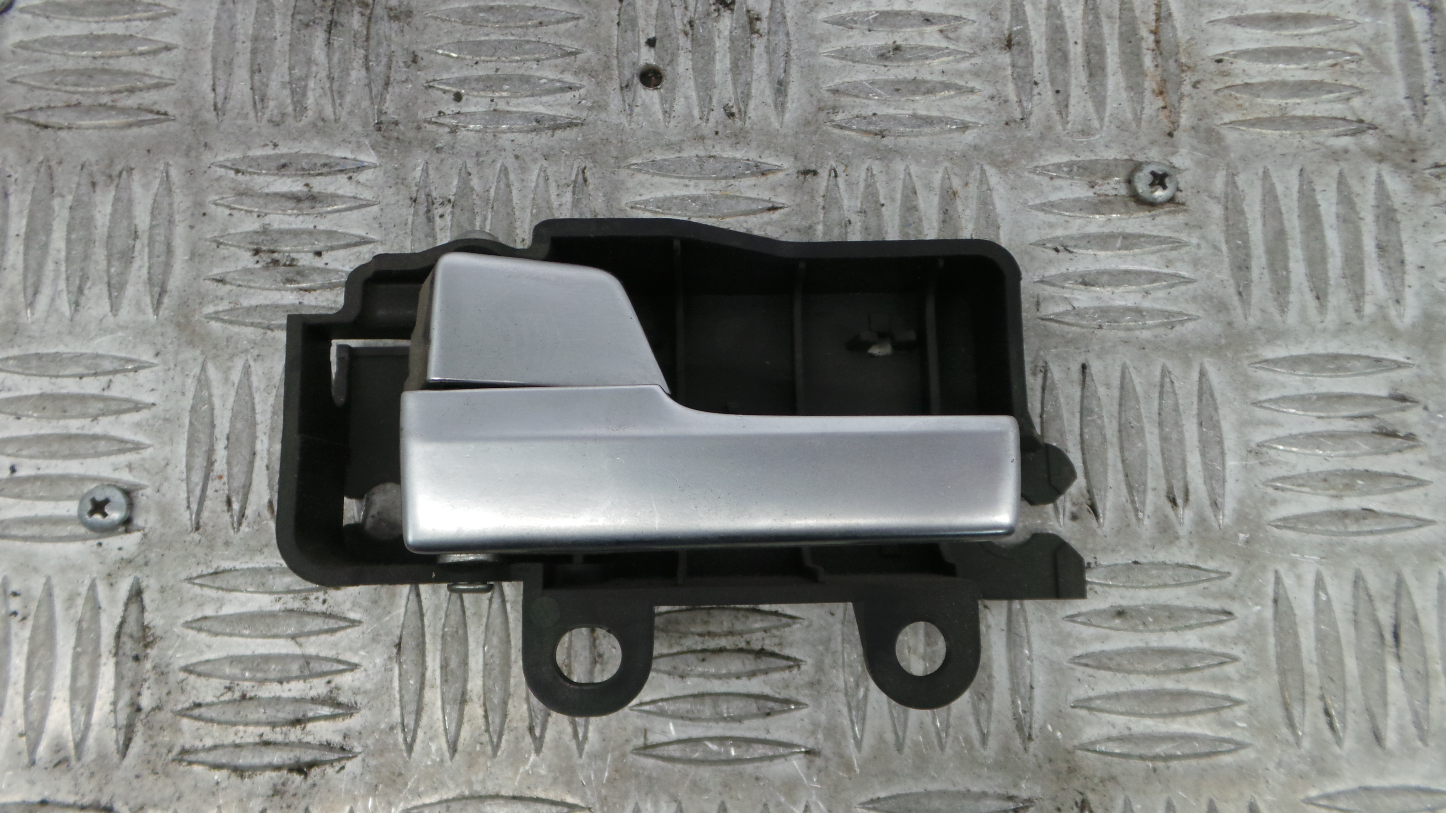 Puxador Interior Frente Esquerdo 3M51-R22601-BB - FORD FOCUS II (DA_, HCP, DP)-33644569