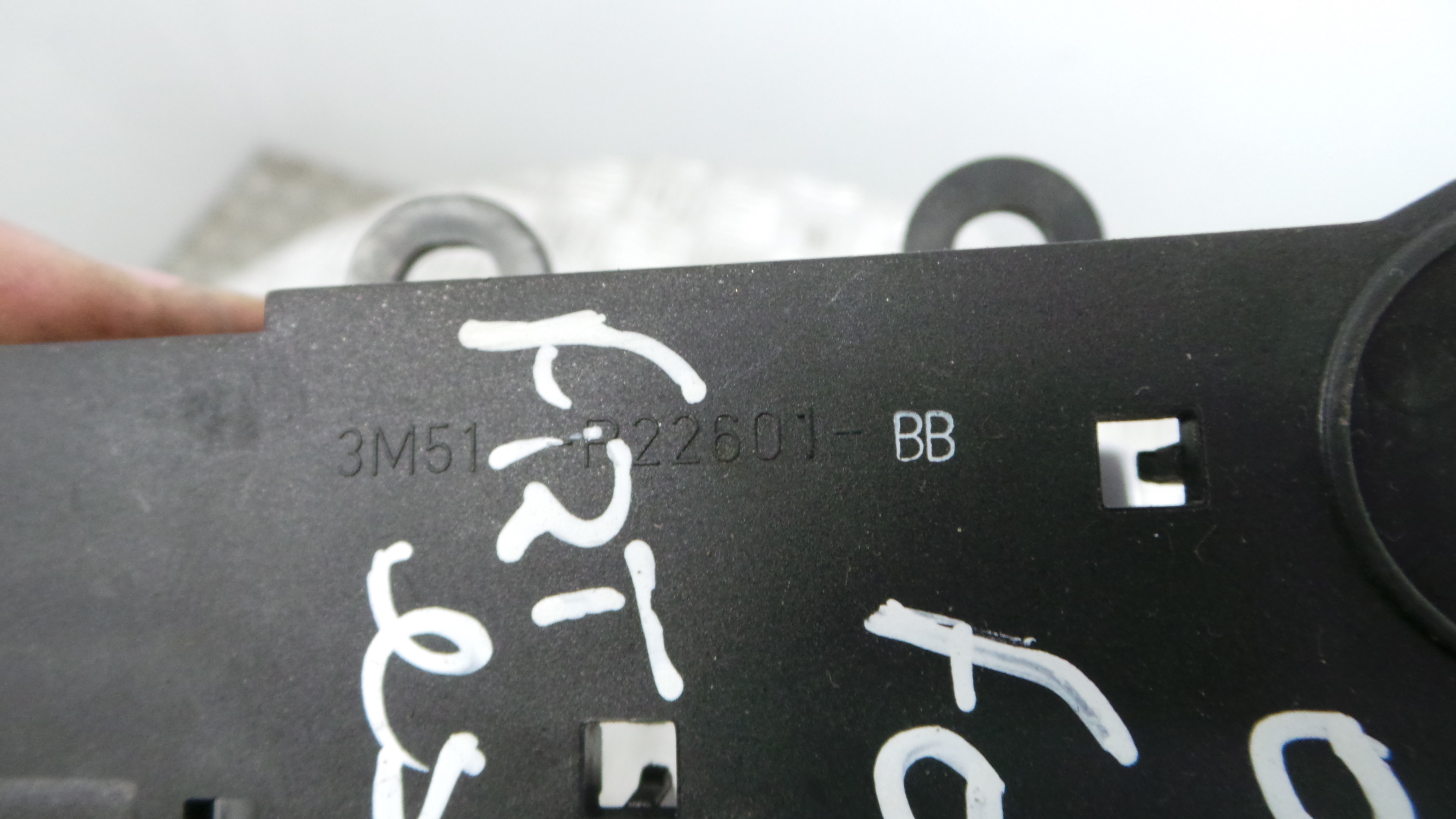 Puxador Interior Frente Esquerdo 3M51-R22601-BB - FORD FOCUS II (DA_, HCP, DP)-33644569