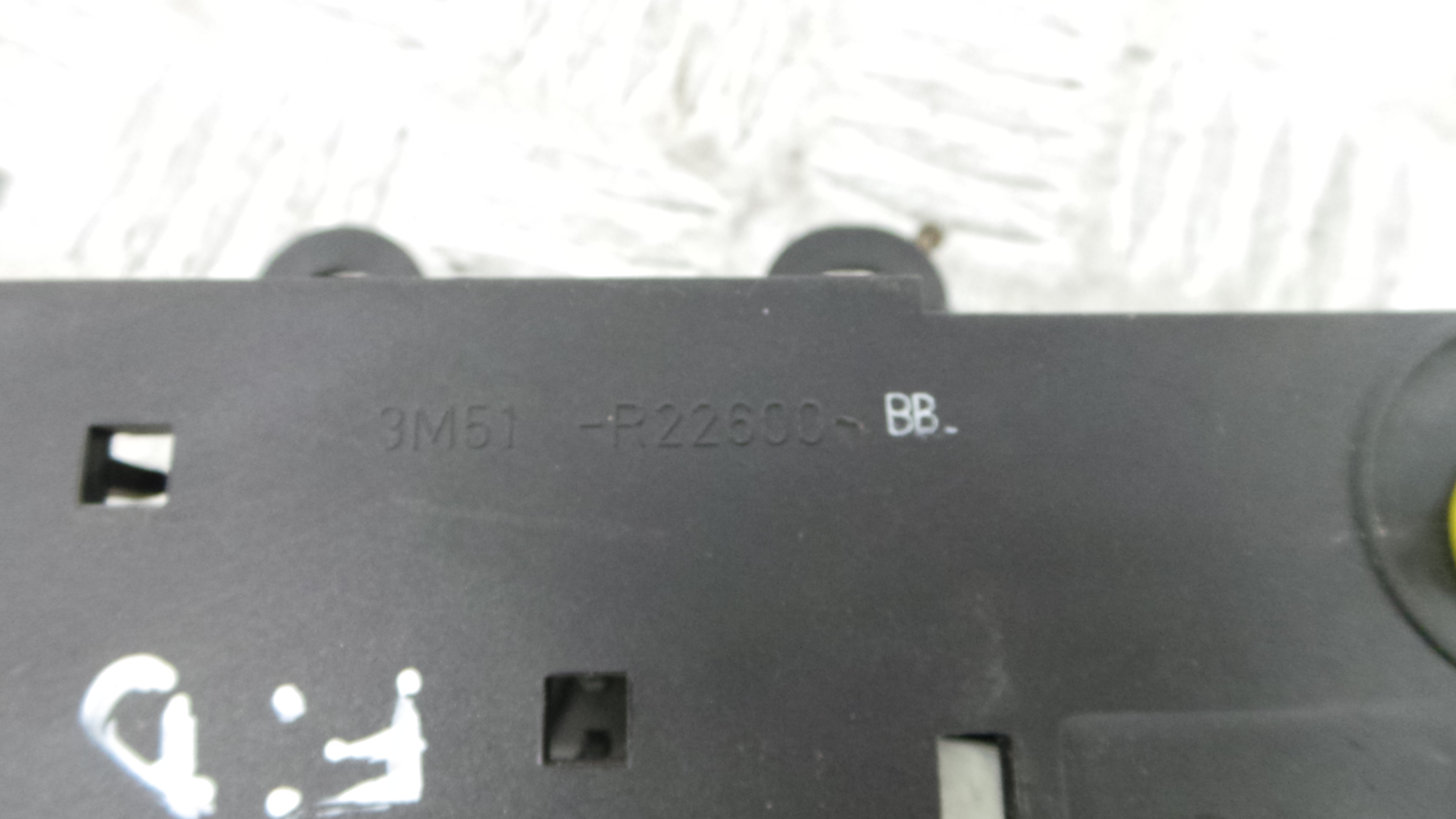 Puxador Interior Frente Direita 3M51-R22600-BB - FORD FOCUS C-MAX (DM2)-33644647