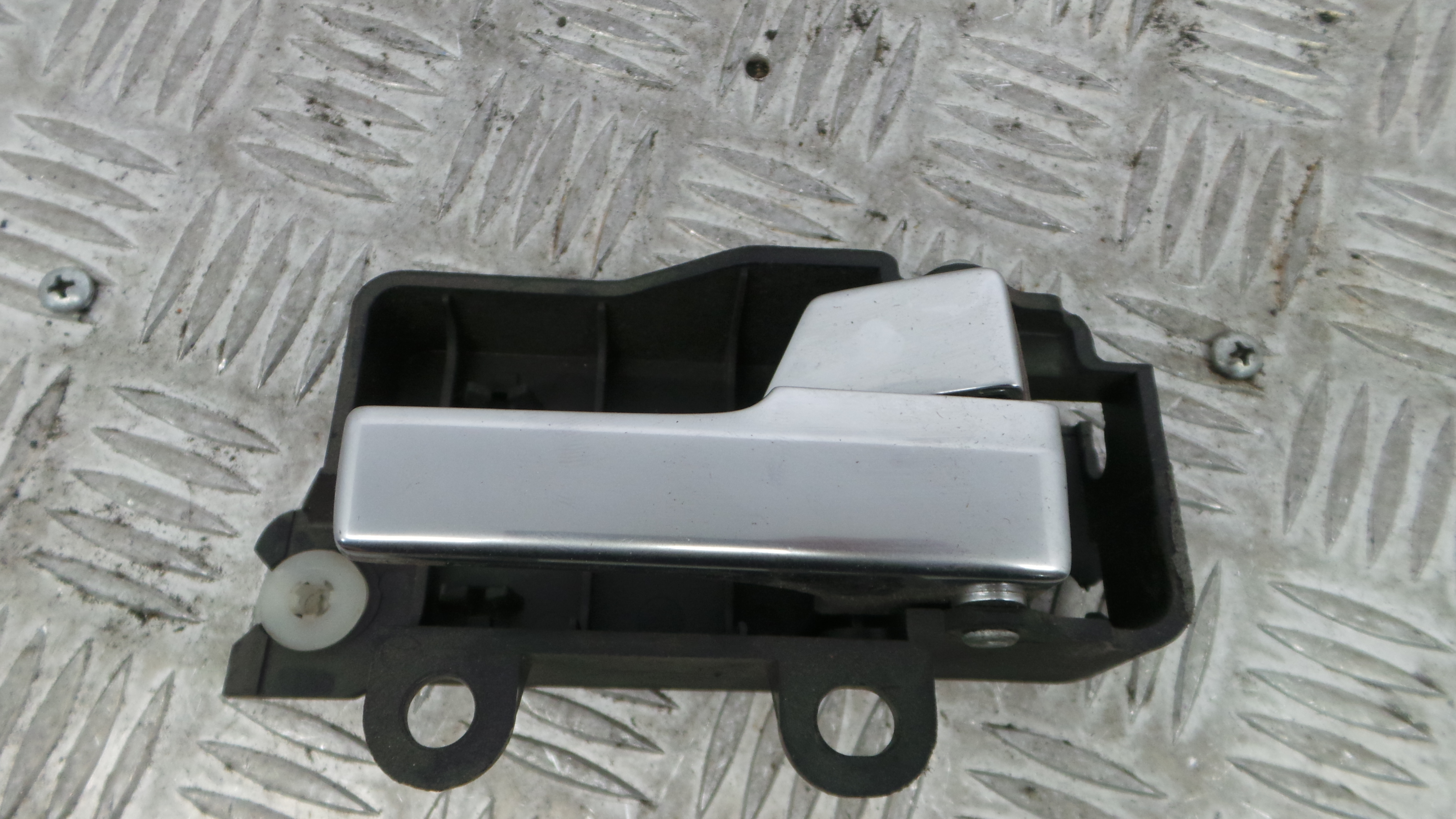 Puxador Interior Frente Direita 8M51-R22600-AA - FORD FOCUS III-33644661