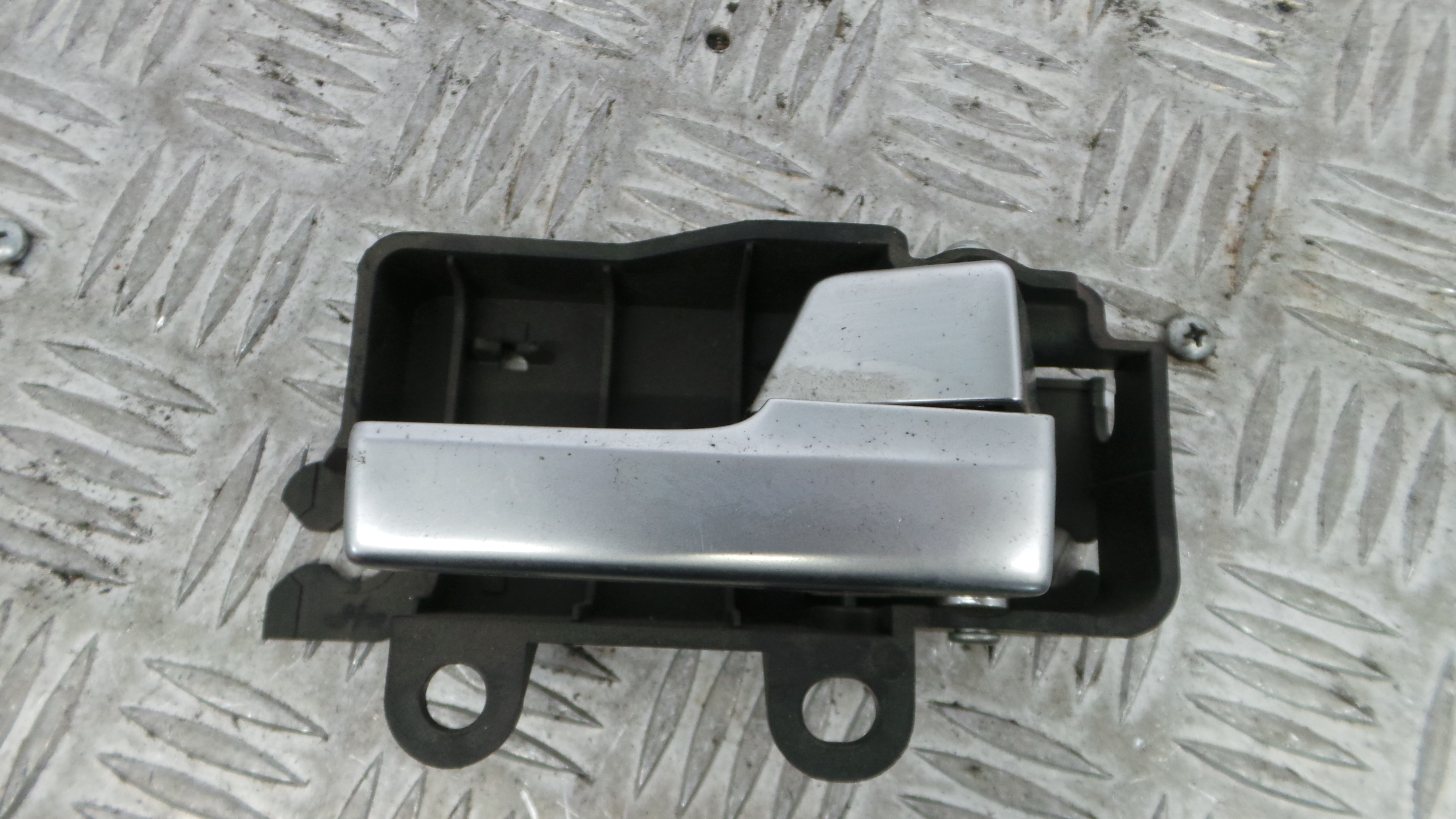 Puxador Interior Frente Direita 3M51-R22600-BB - FORD FOCUS C-MAX (DM2)-33644669 Puxador Interior Frente Direita 3M51-R22600-BB - FORD FOCUS C-MAX (DM2)-33644669