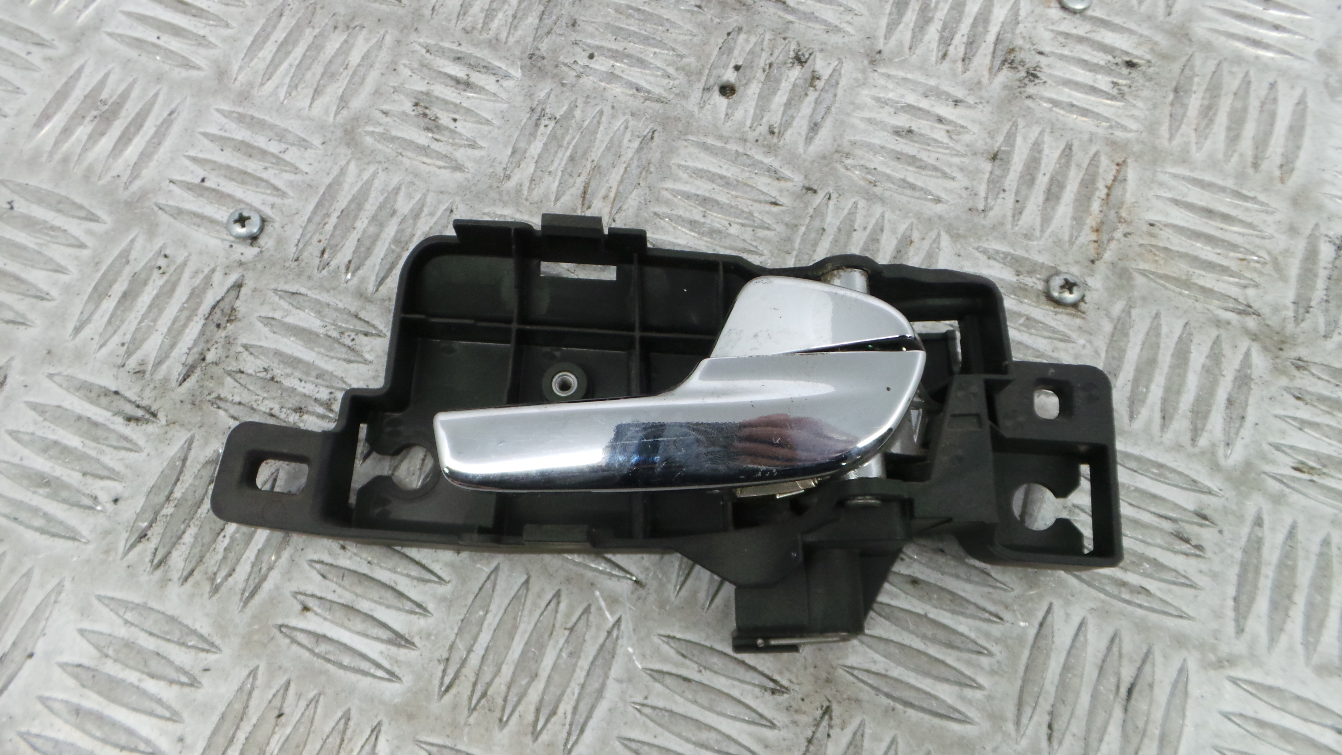 Puxador Interior Frente Direita 6M21-U22600-BA - FORD S-MAX (WA6)-33645269 Puxador Interior Frente Direita 6M21-U22600-BA - FORD S-MAX (WA6)-33645269