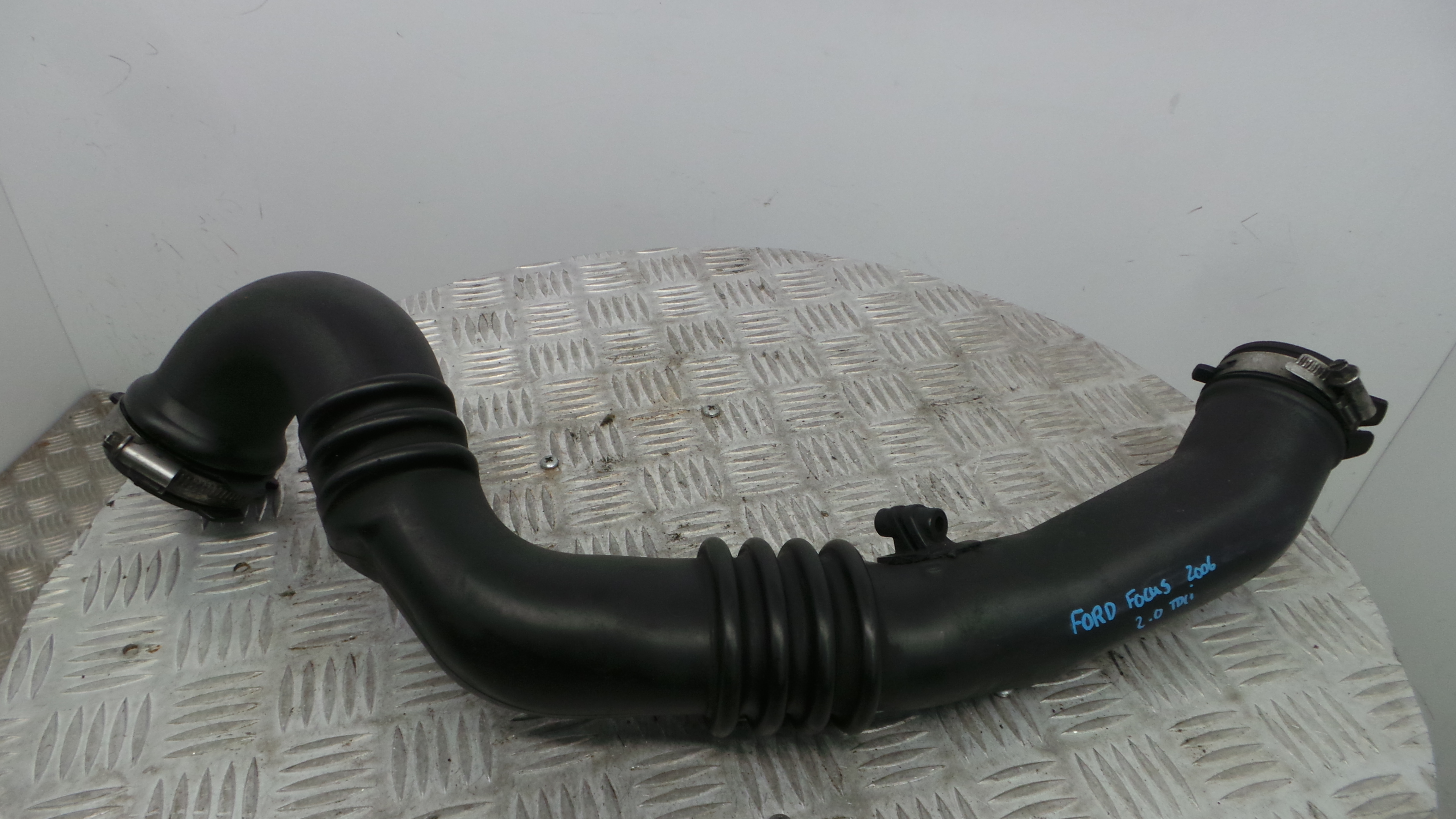 Tubo Caixa Filtro Ar 3M51-6C646-YH - FORD FOCUS II (DA_, HCP, DP)-33645385 Tubo Caixa Filtro Ar 3M51-6C646-YH - FORD FOCUS II (DA_, HCP, DP)-33645385