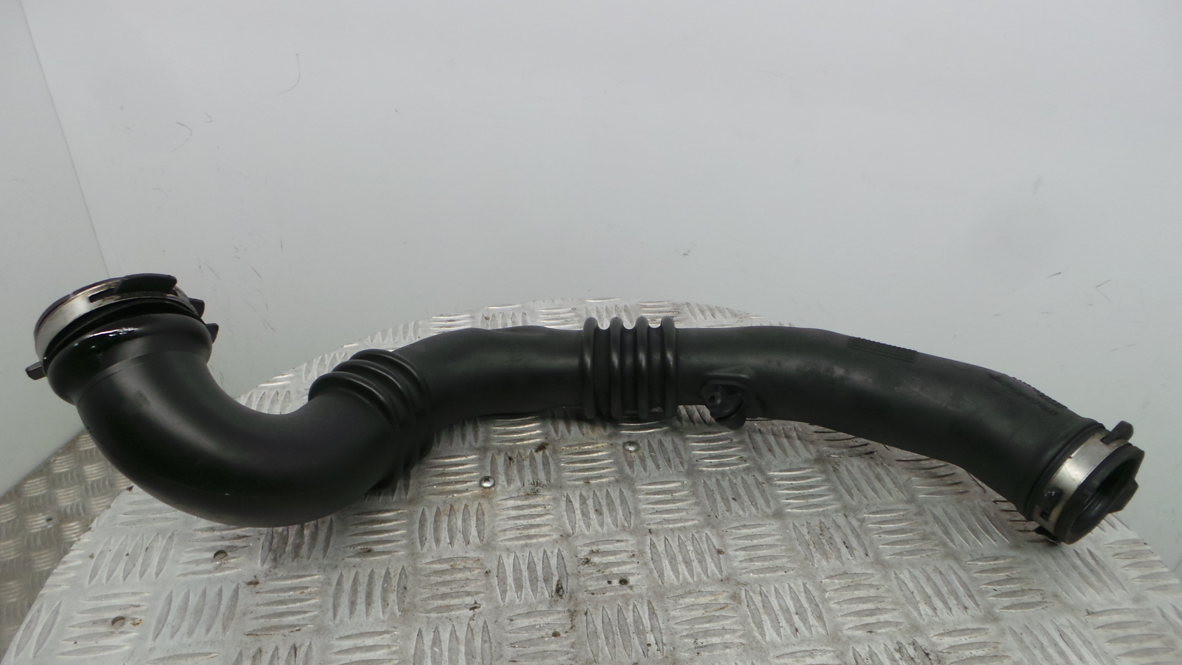 Tubo Caixa Filtro Ar 3M51-6C646-YH - FORD FOCUS II (DA_, HCP, DP)-33645385