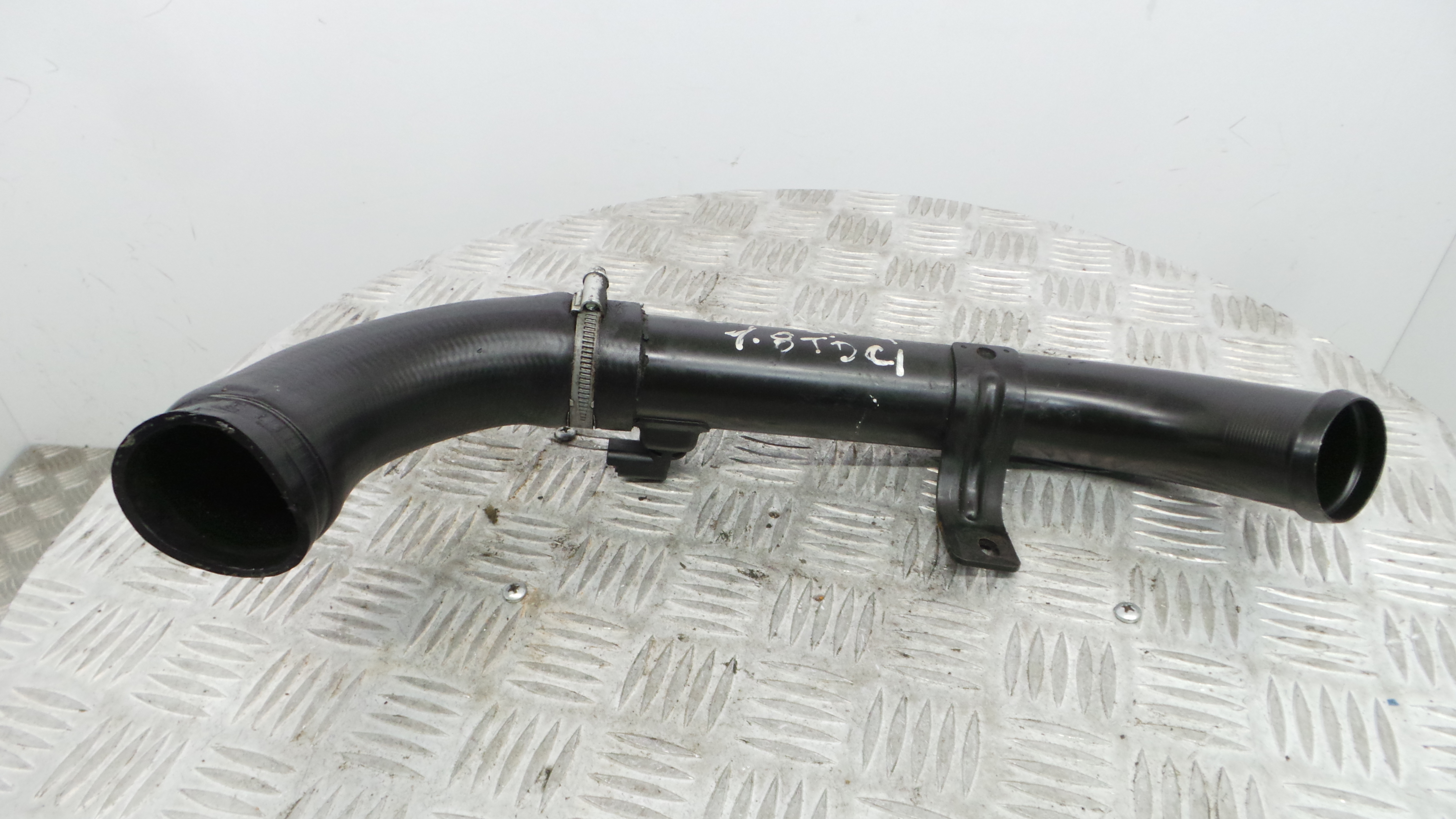 Tubo Intercooler - FORD FOCUS II (DA_, HCP, DP)-33645409 Tubo Intercooler - FORD FOCUS II (DA_, HCP, DP)-33645409