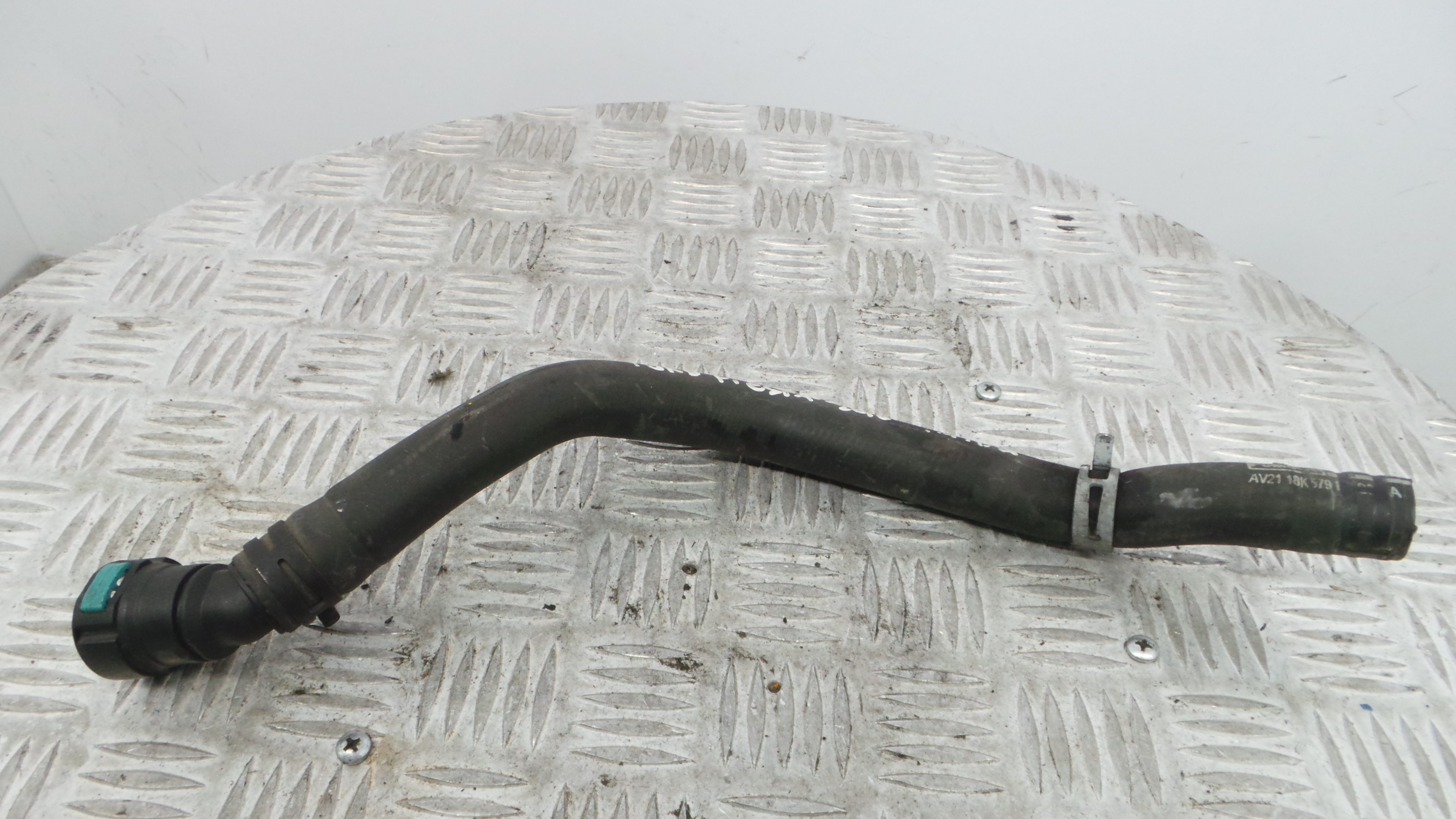 Tubo da Água AV21-18K579-BE - FORD FIESTA VI (CB1, CCN)-33645619