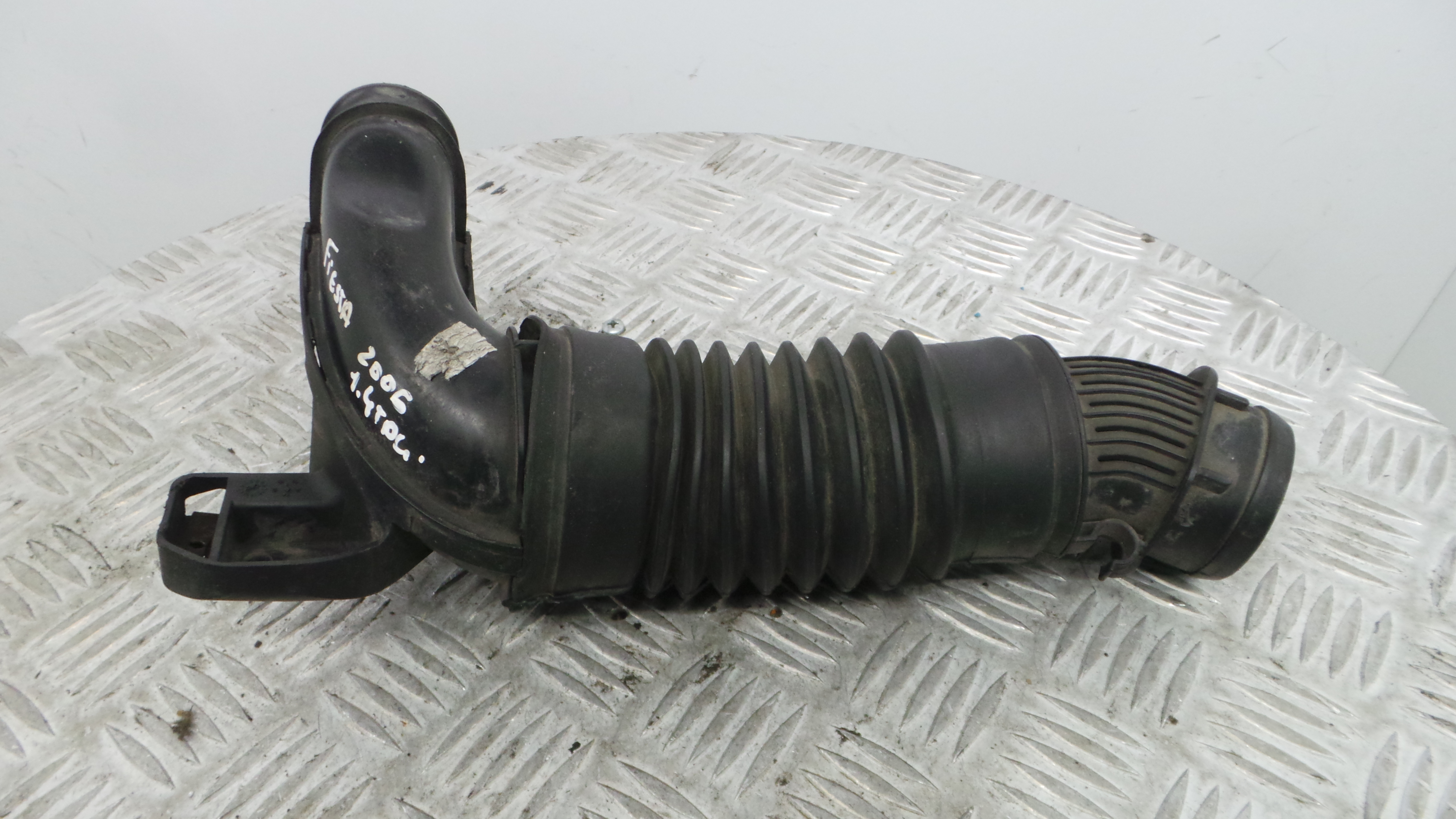 Tubo Caixa Filtro Ar 2S61-9A673-EC - FORD FIESTA V (JH_, JD_)-33645631