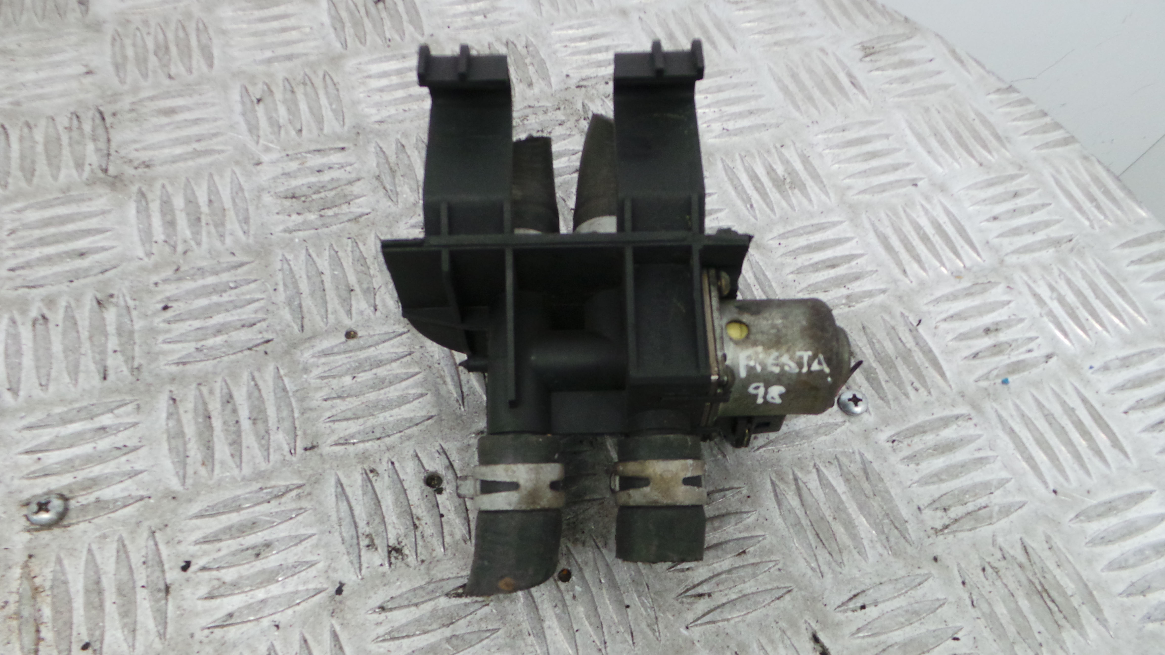 Torneira da Chauffage 98FU-18495-AA - FORD FIESTA IV (JA_, JB_), FIESTA Mk IV (JA_, JB_)-33645661