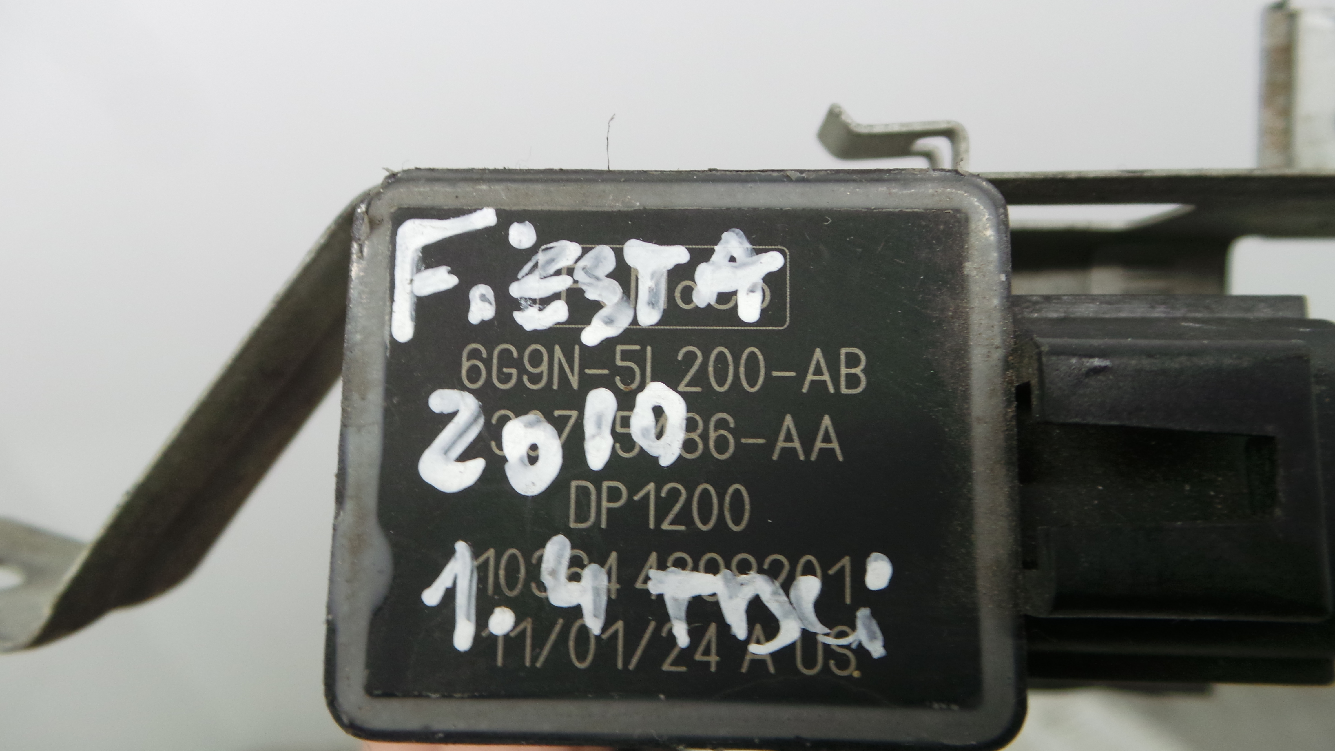 Sensor Pressão Dos Gases De Escape 6G9N-5L200-AB - FORD FIESTA VI (CB1, CCN)-33645664
