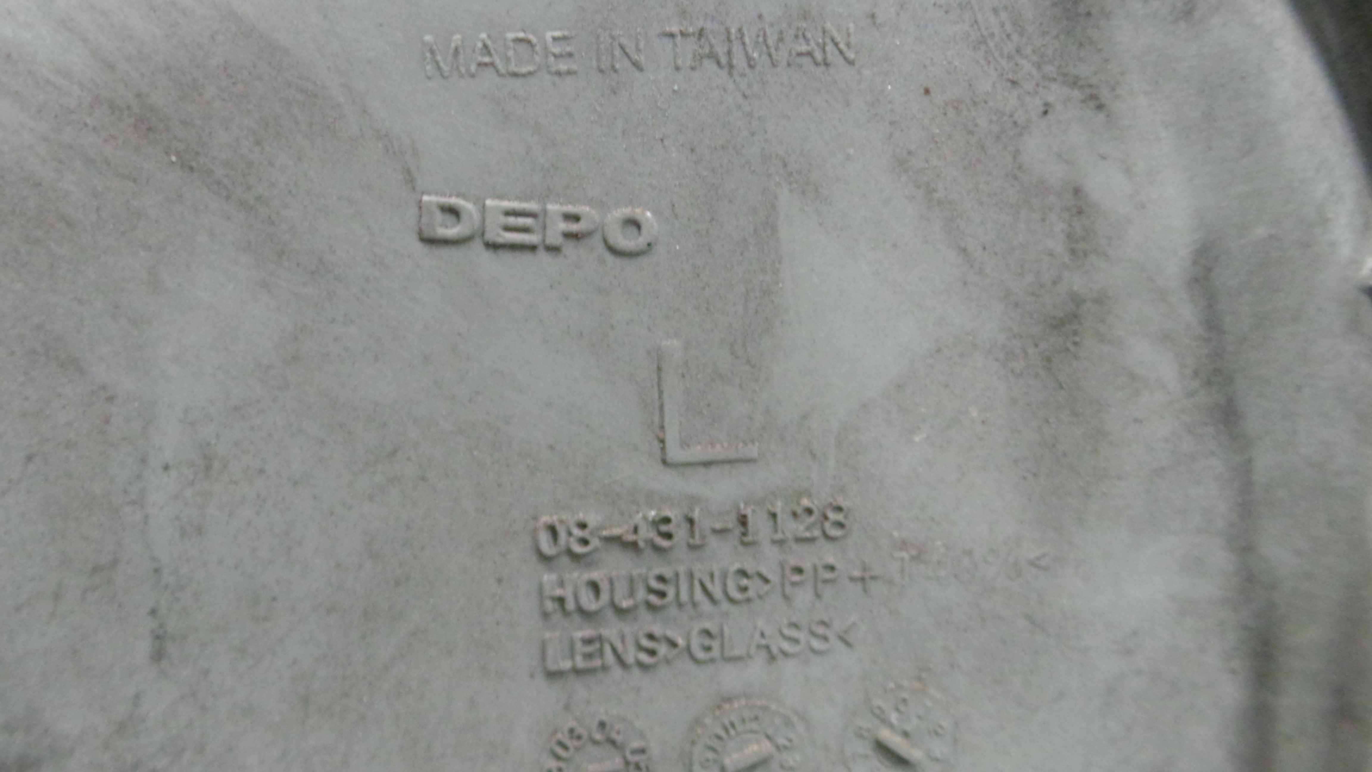 Ótica Esq 084311128 - FORD FIESTA IV (JA_, JB_), FIESTA Mk IV (JA_, JB_)-33645691