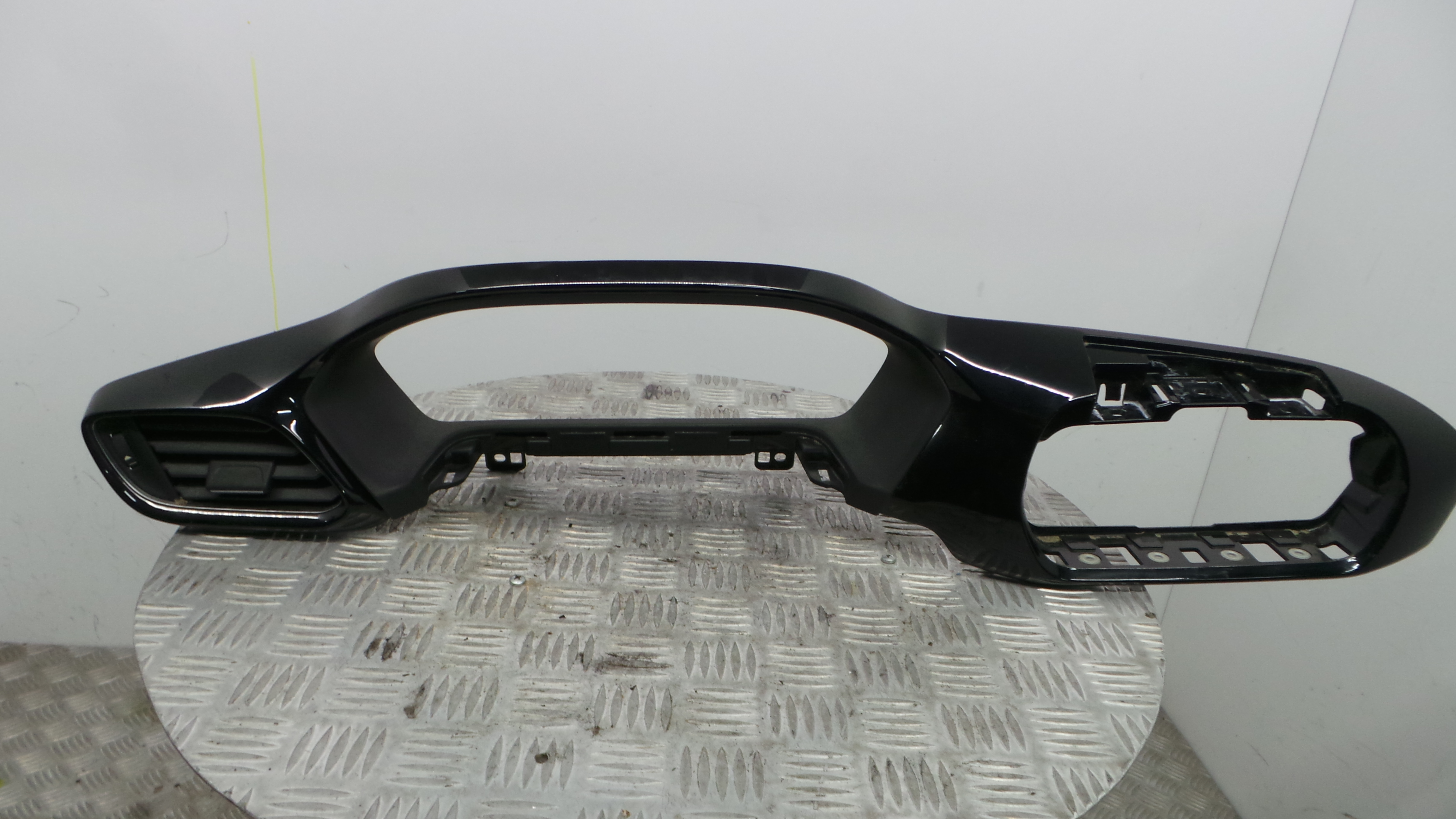 Aro Consola Central H1BB-18835-LC - FORD FIESTA VII (HJ, HF)-33645985 Aro Consola Central H1BB-18835-LC - FORD FIESTA VII (HJ, HF)-33645985