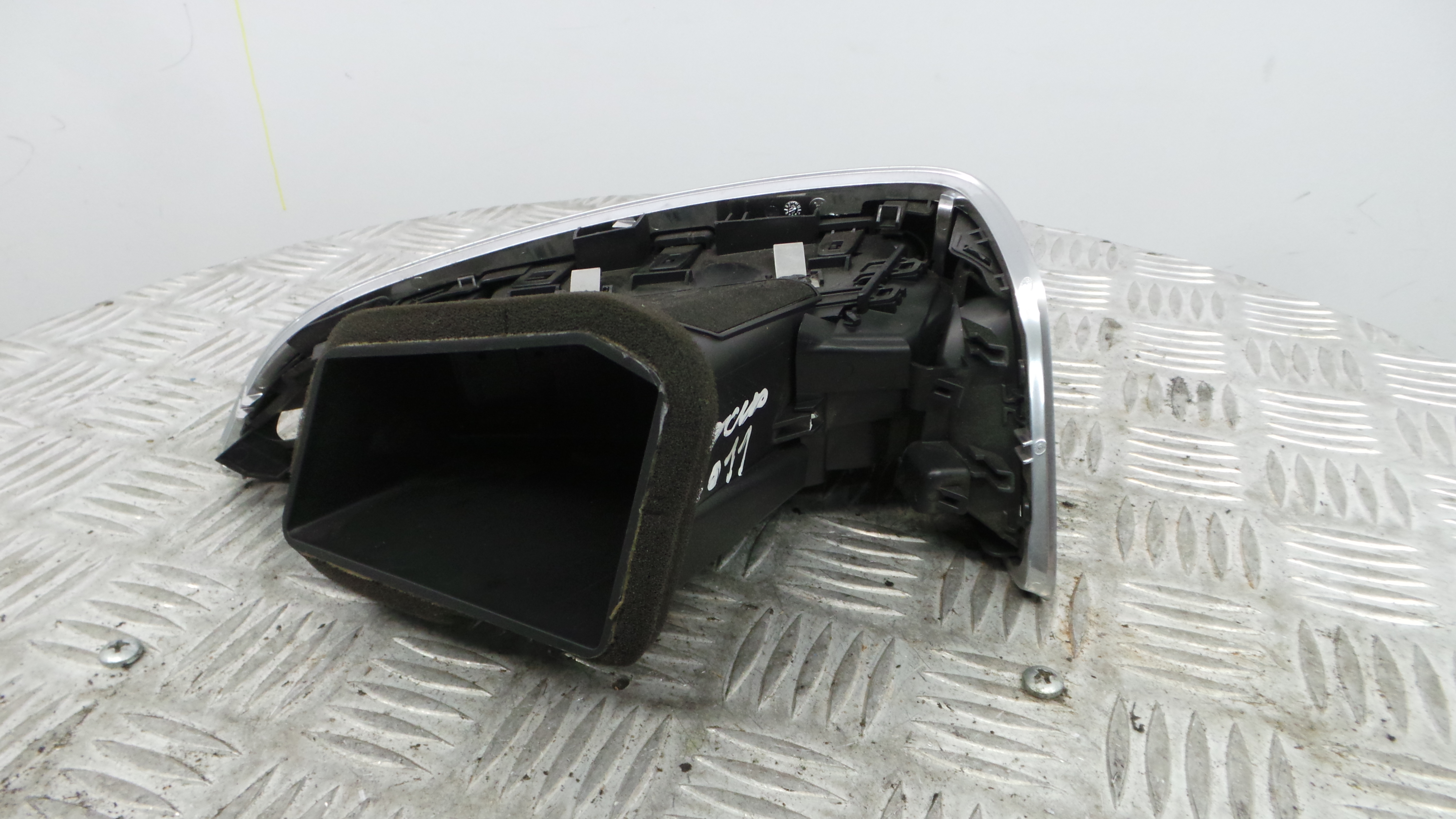 Grelha da Sofagem BM51-018B08-AAW/BAW/CAW/DAW - FORD FOCUS III-33646002