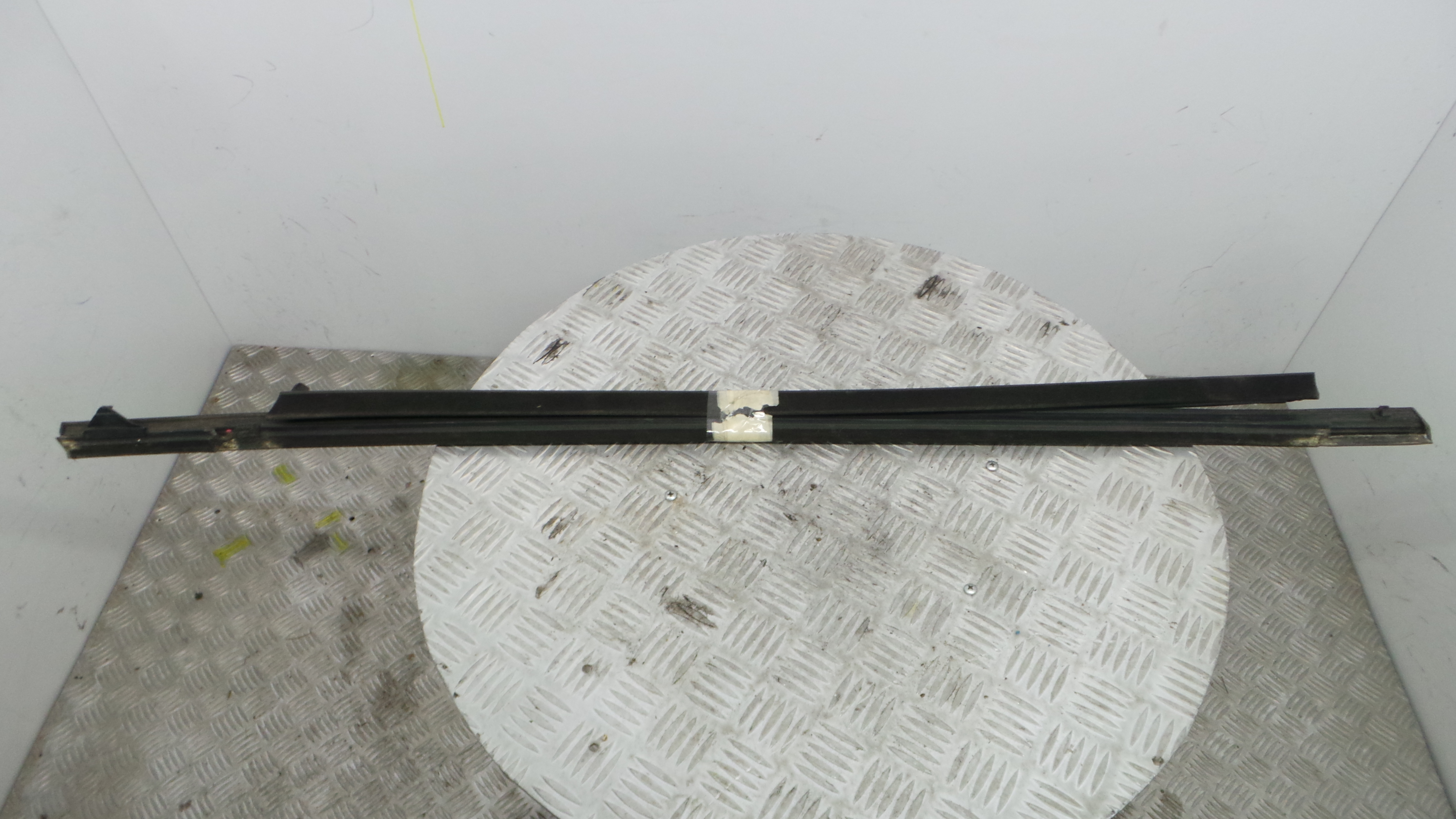 Raspador de gelo  - FORD FIESTA VI (CB1, CCN)-33646009