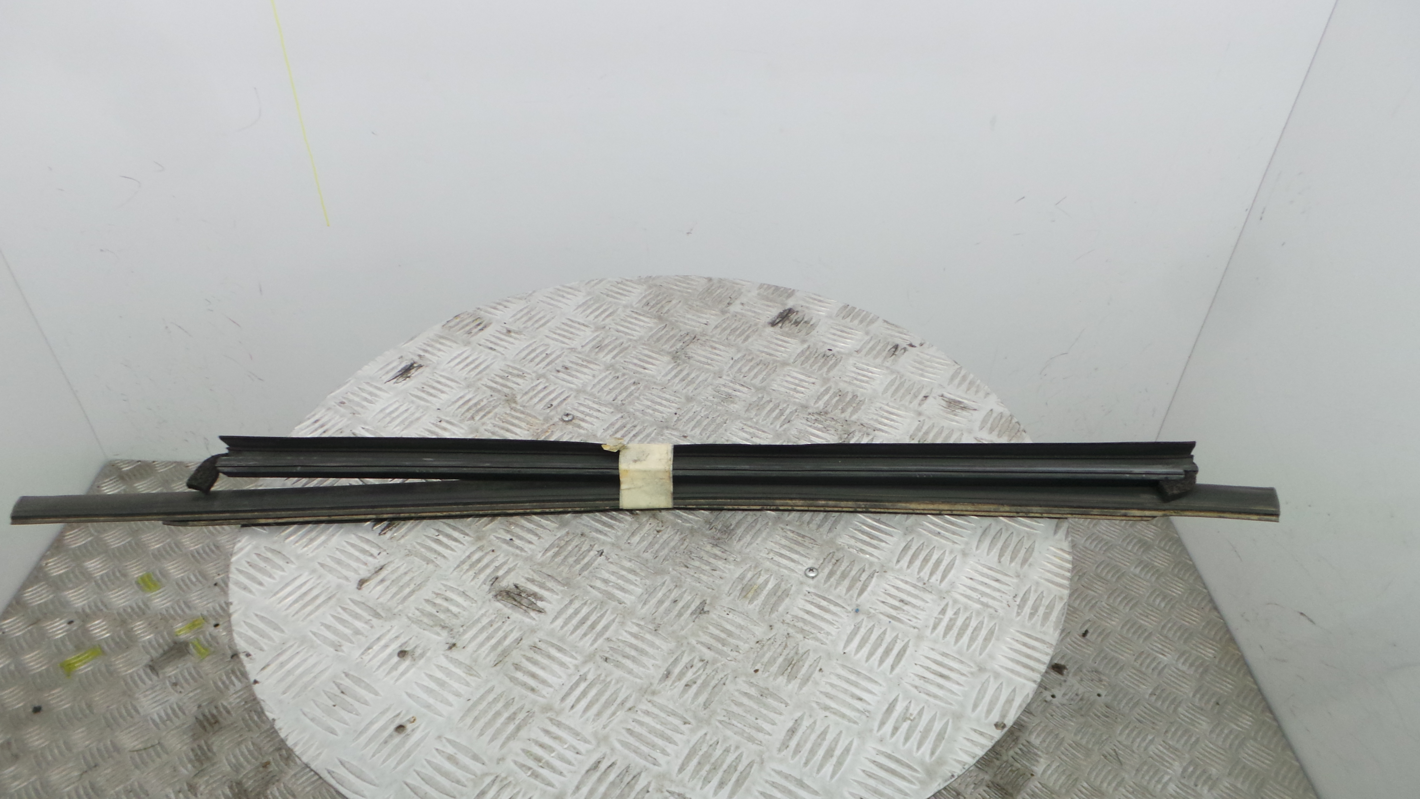 Raspador de gelo  - FORD FIESTA VI (CB1, CCN)-33646011