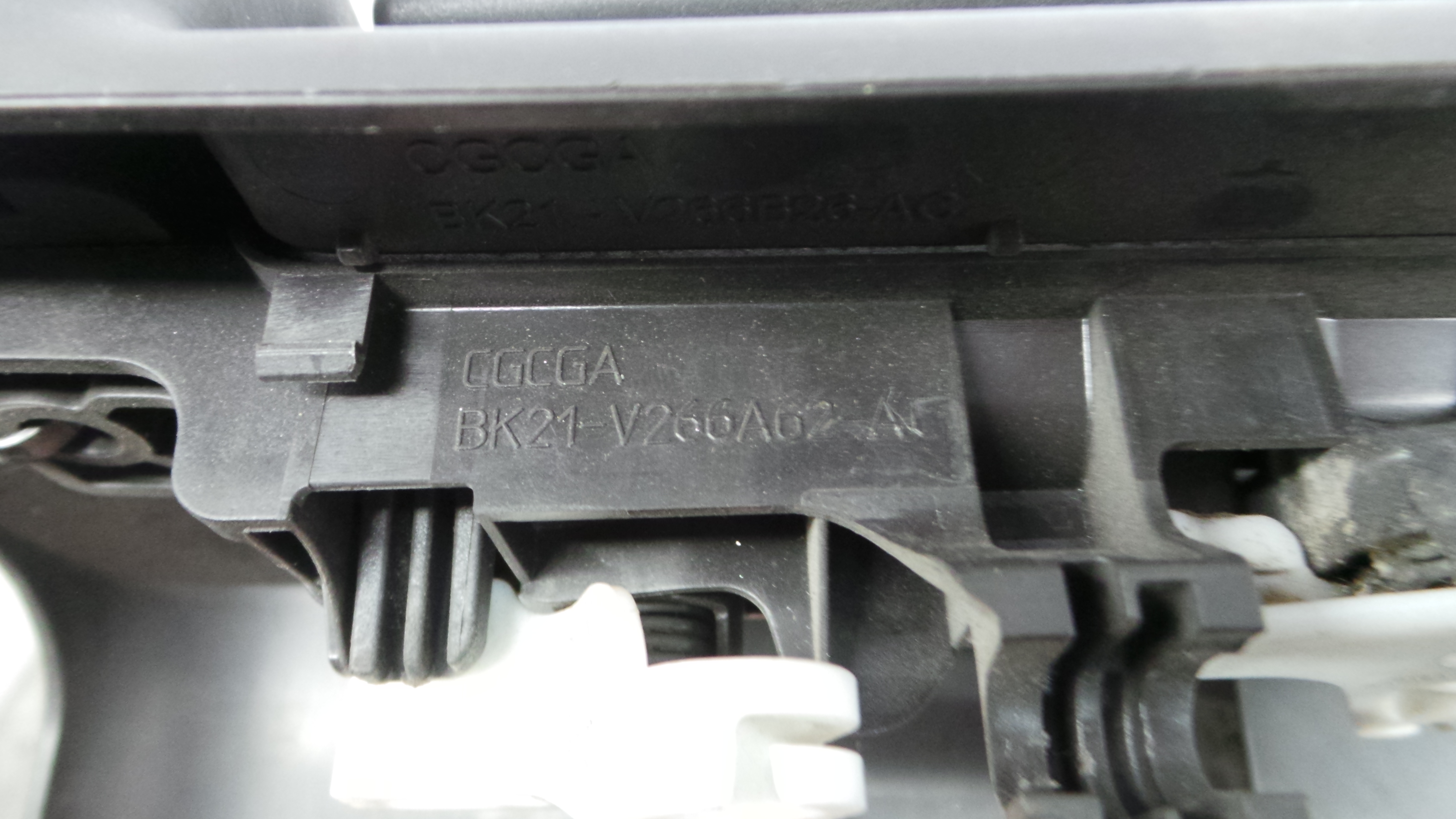 Puxador Exterior Trás Direita   BK21-V266B26-AC - FORD TRANSIT Caixa (FA_ _)-33646041