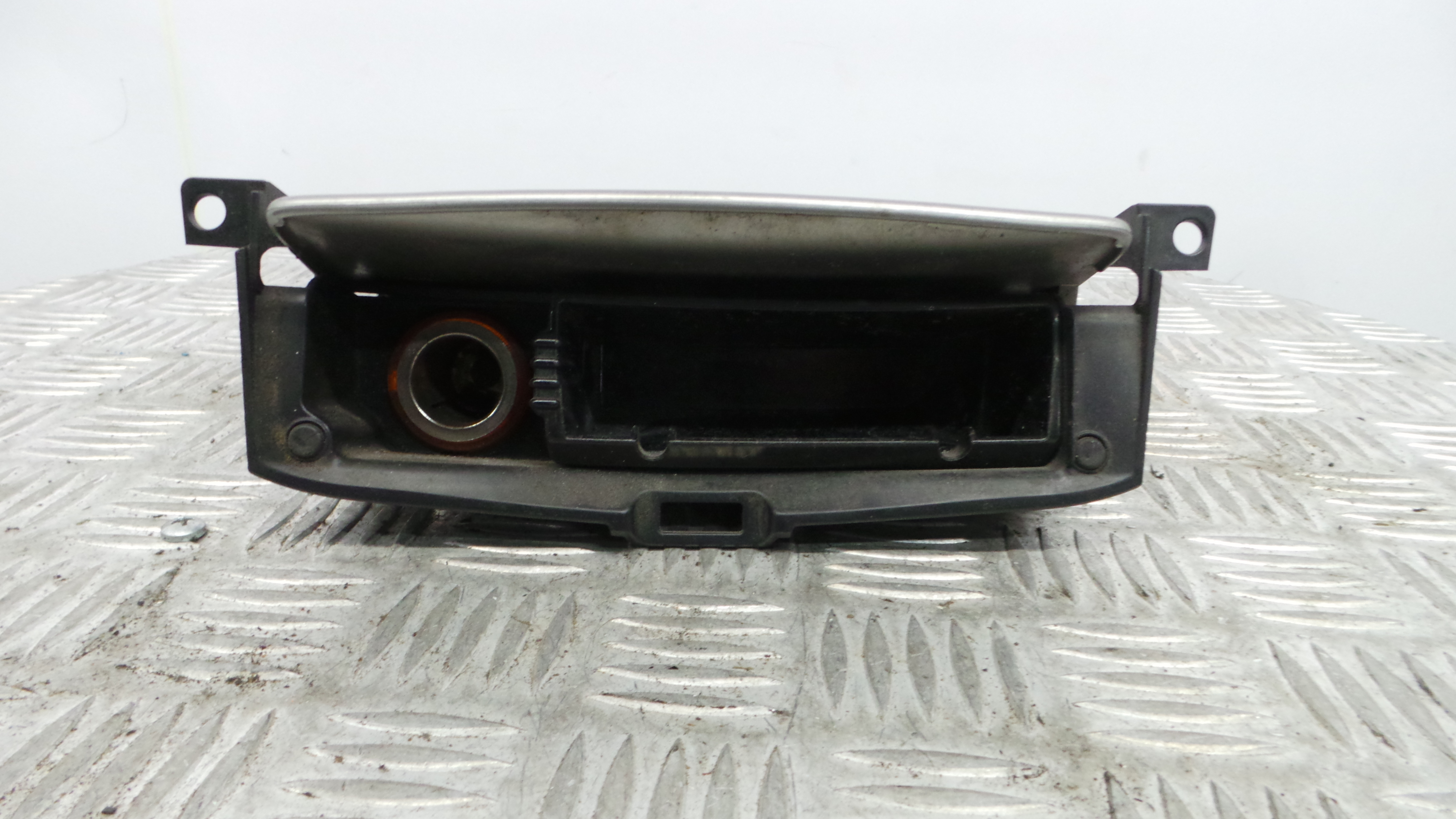 Cinzeiro 1138790A - FORD S-MAX (WA6)-33646078