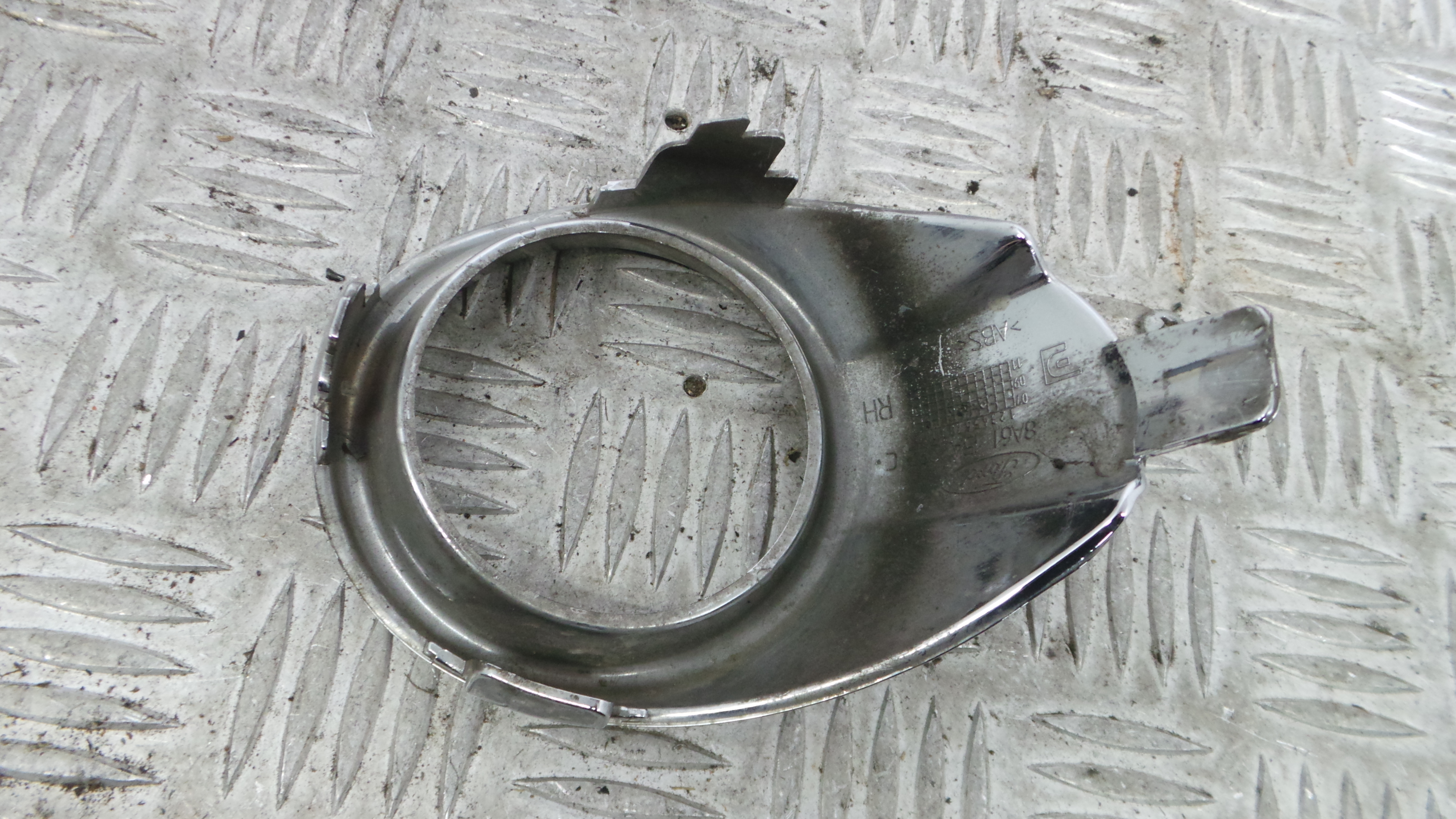 Grelha do Pára-Choques da Frente 8A61-15A222-C - FORD FIESTA VI (CB1, CCN)-33646324