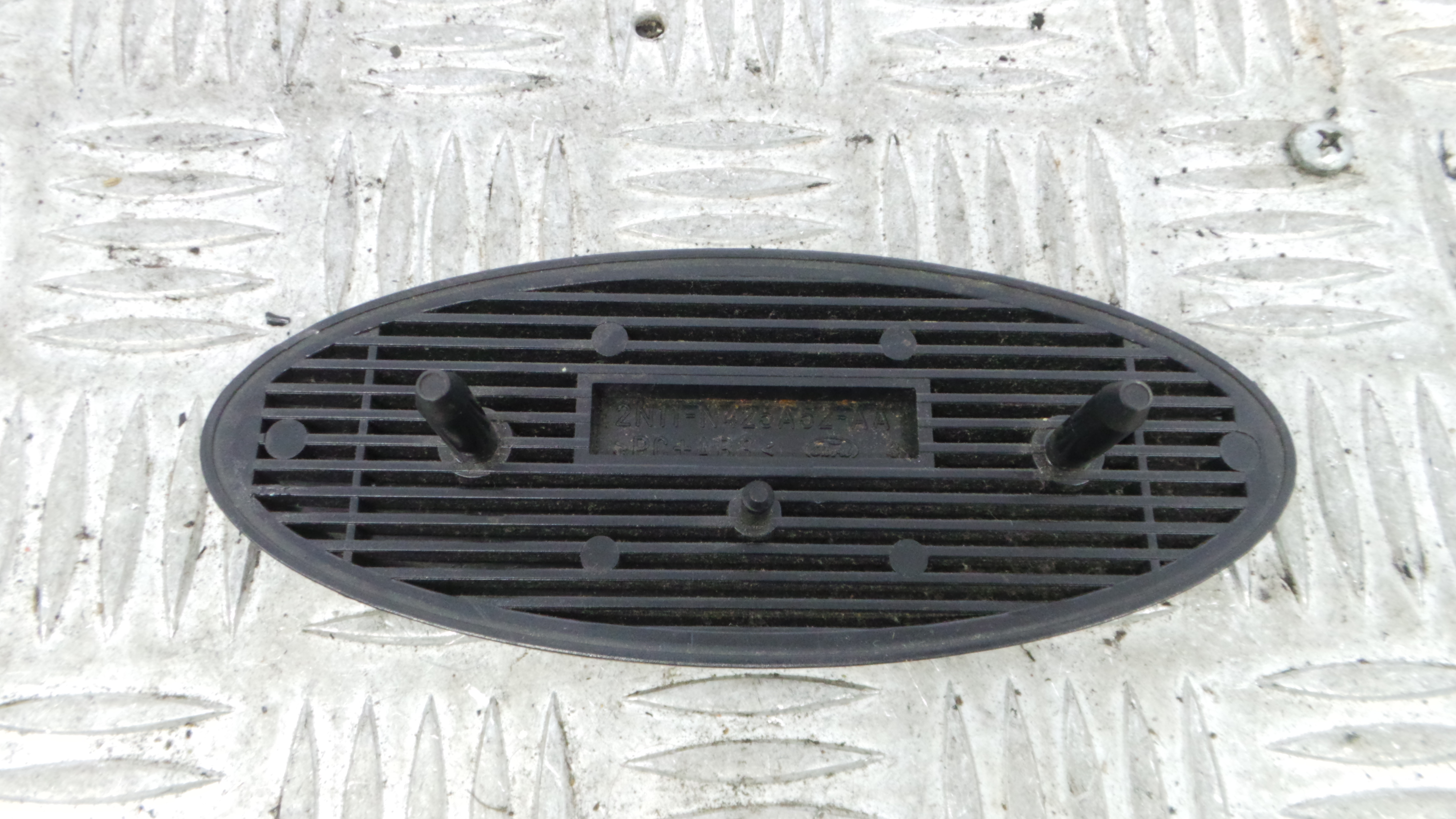 Emblema da Mala 2N11-N425A52-AA - FORD FOCUS III-33646334