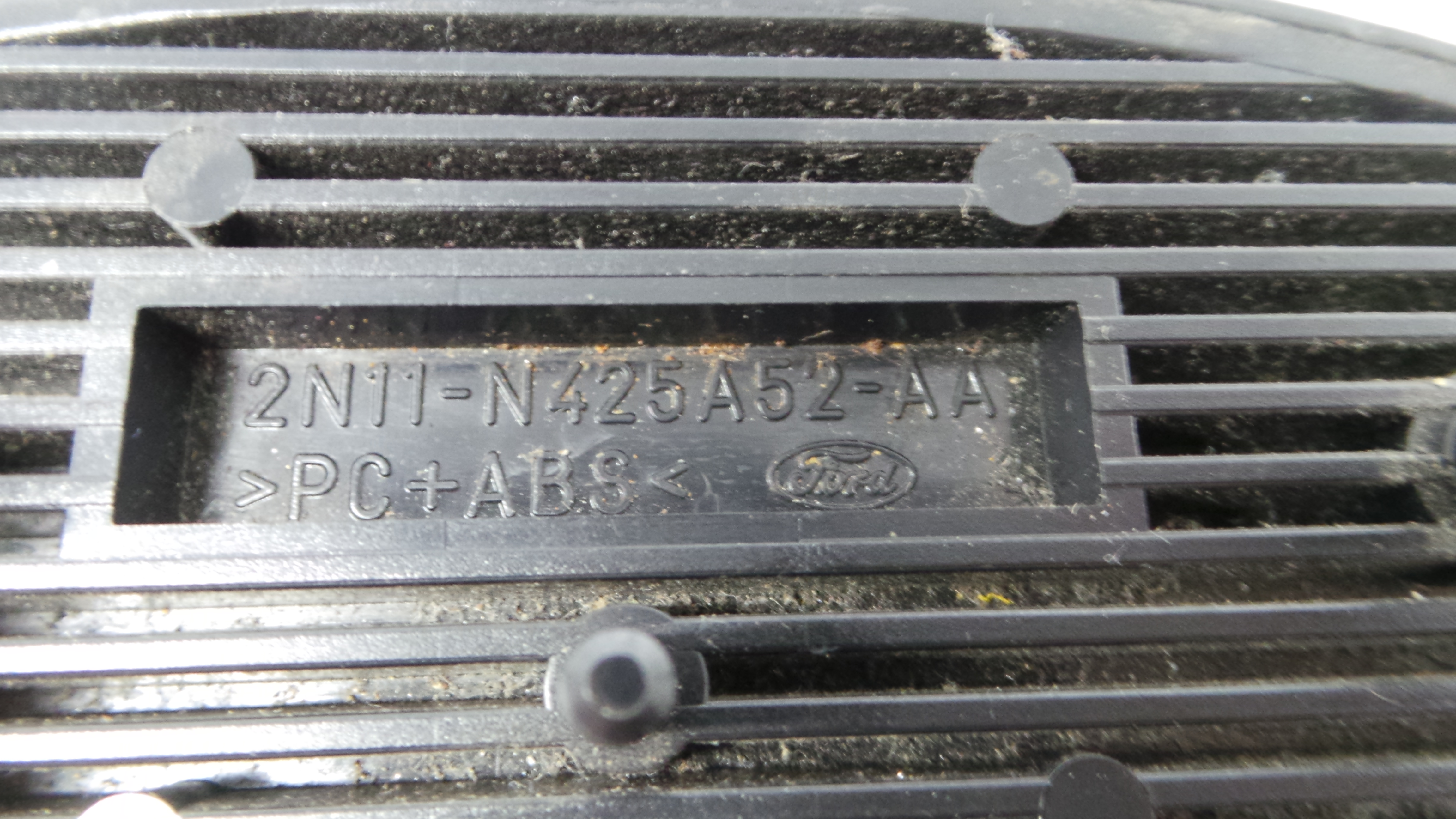 Emblema da Mala 2N11-N425A52-AA - FORD FOCUS III-33646334