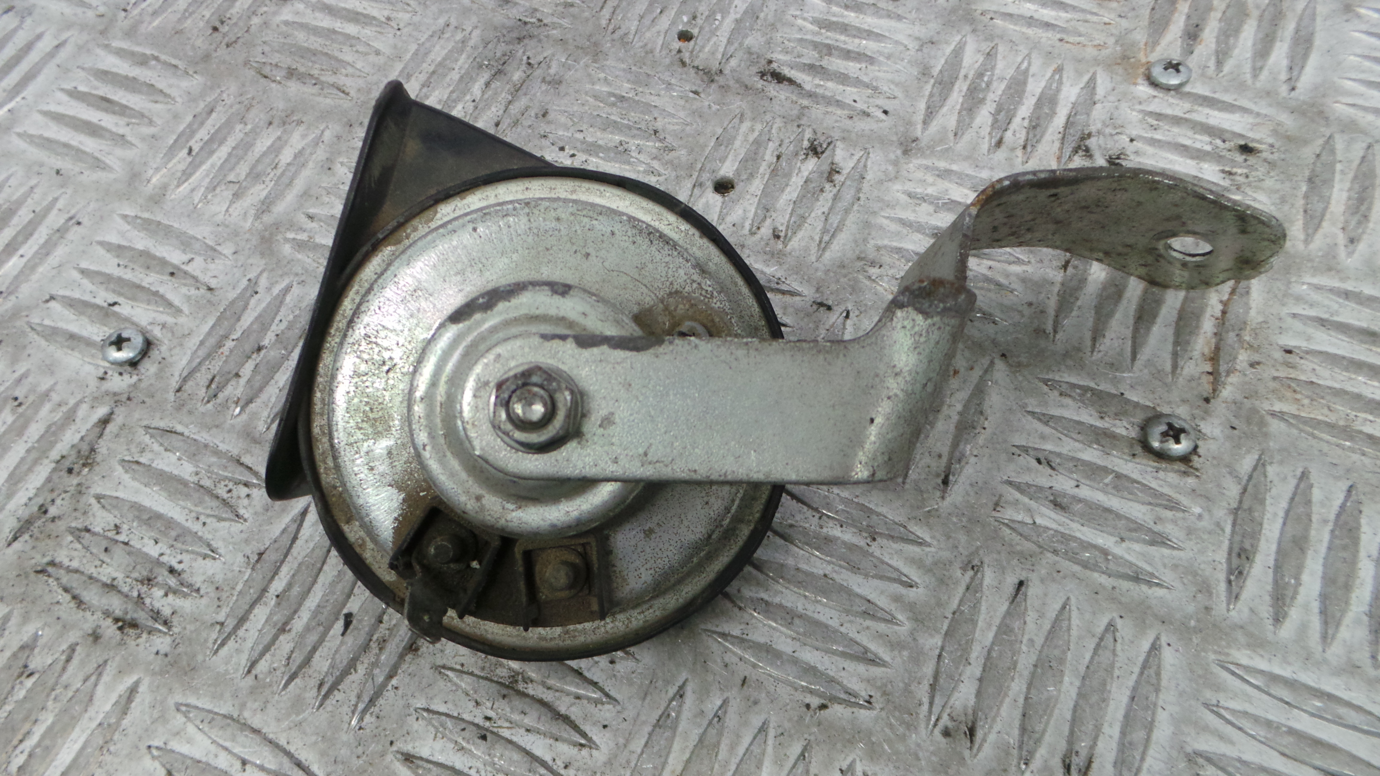 Buzina 2S6T-13802-AC - FORD FIESTA VI (CB1, CCN)-33657426