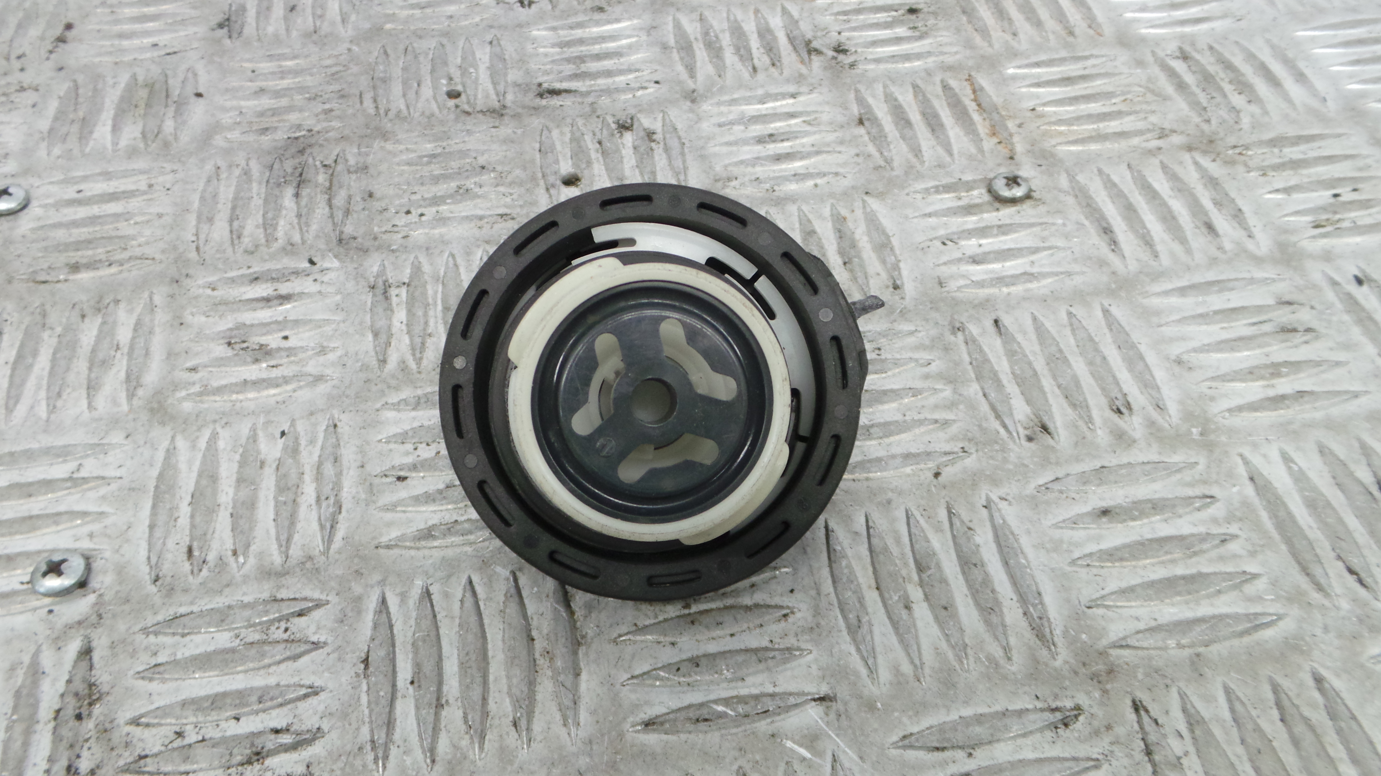 Tampão de Combustivel   - FORD FOCUS II (DA_, HCP, DP)-33657440