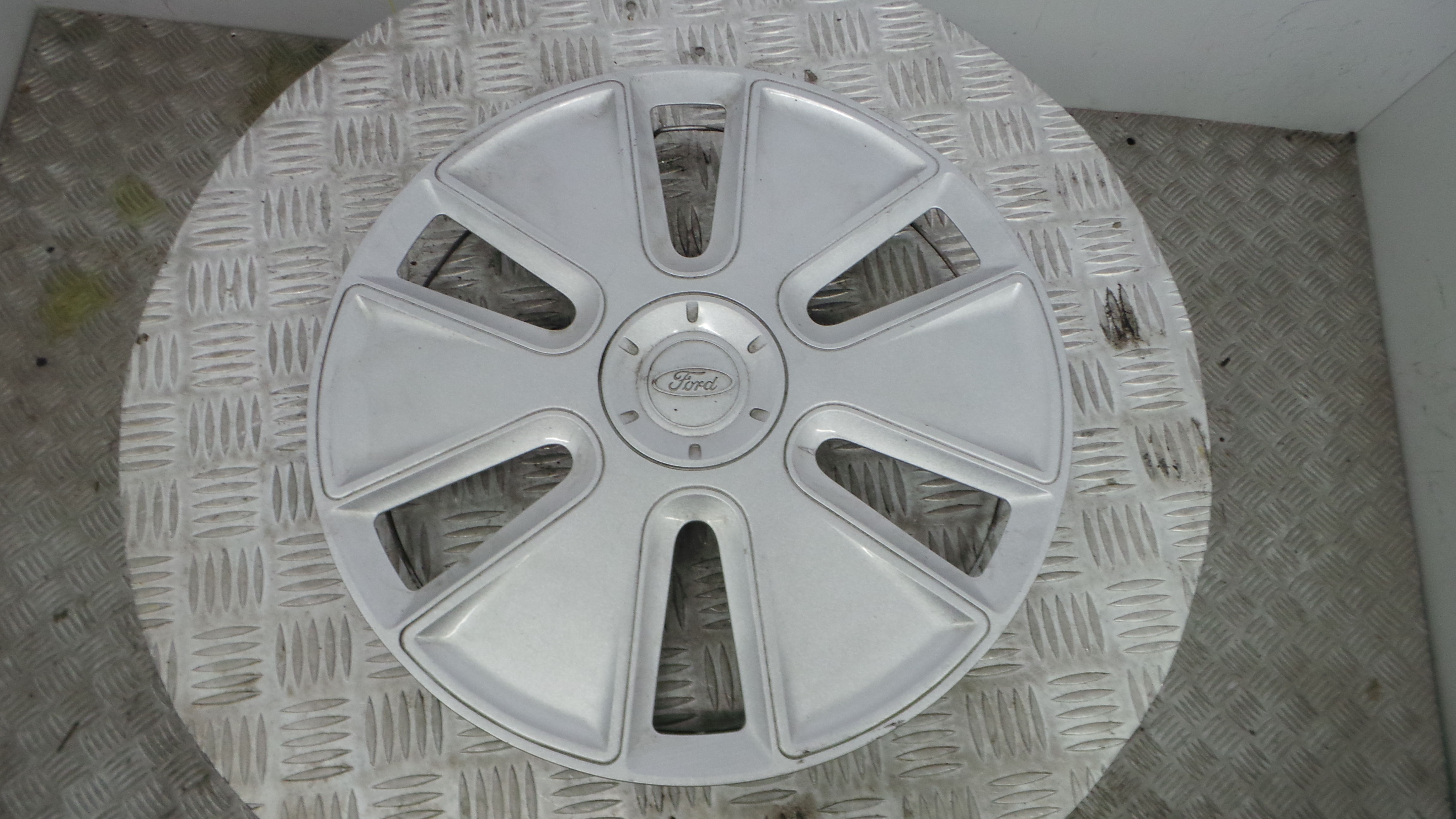 Tampões das rodas 6S61-1130-AA - FORD FIESTA V (JH_, JD_)-33657520