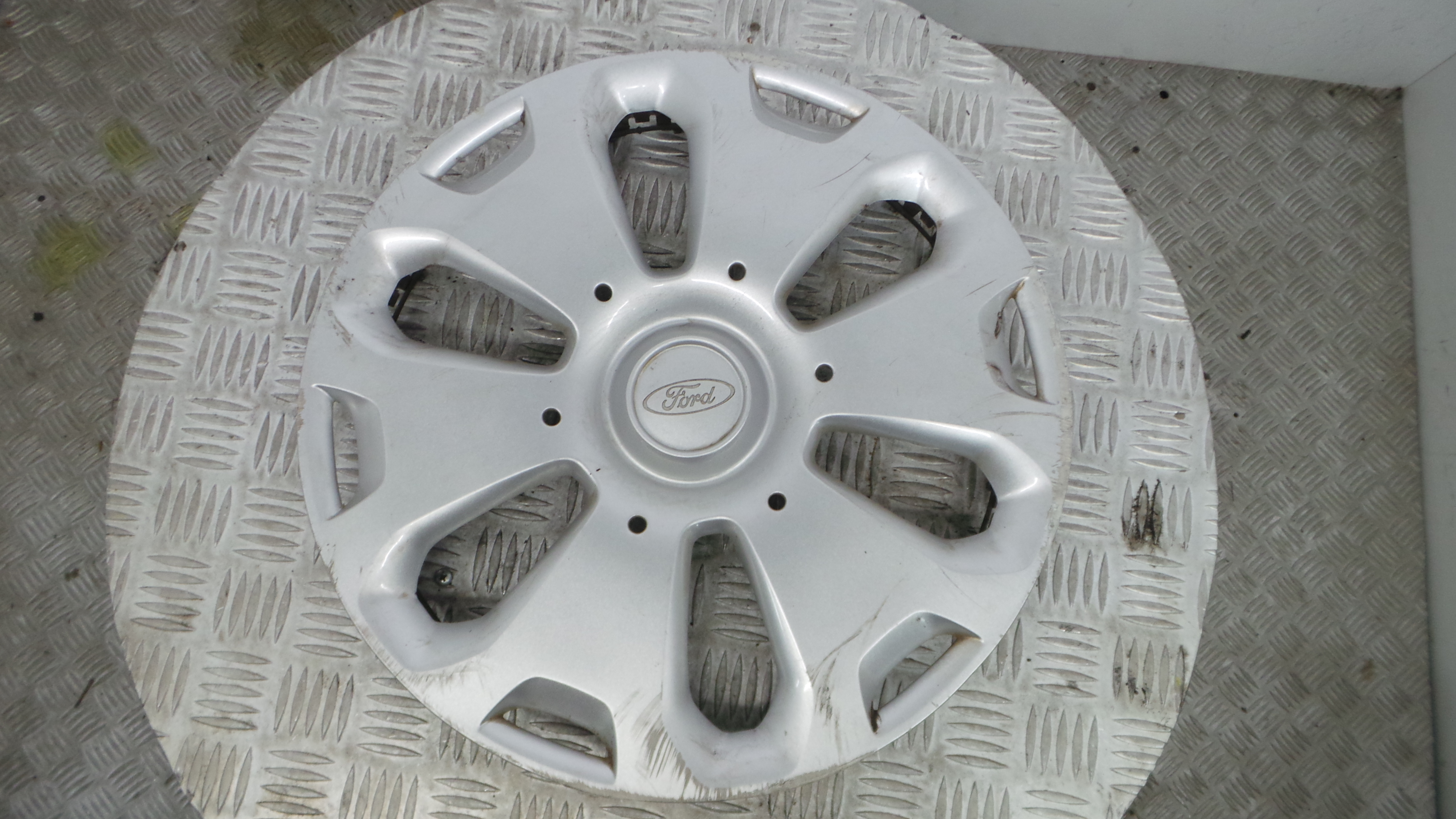 Tampões das rodas 8V21-1130-EA - FORD FIESTA VI (CB1, CCN)-33657532