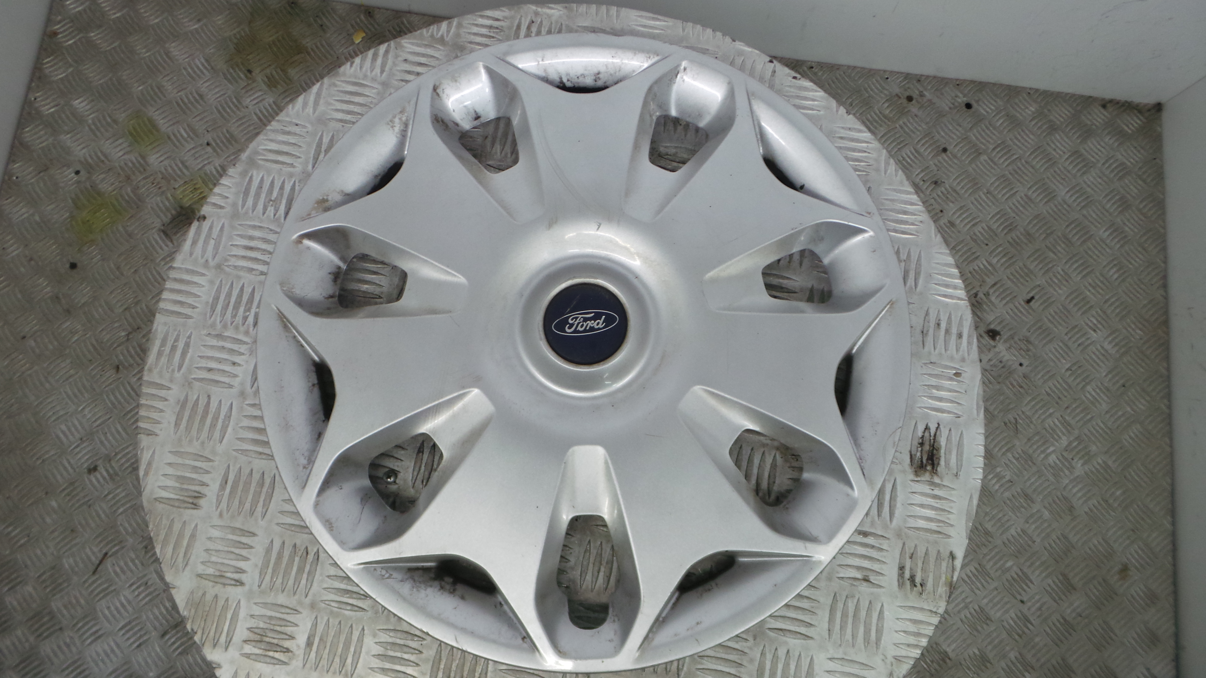 Tampões das rodas DT11-1130-EB - FORD TRANSIT CONNECT (P65_, P70_, P80_)-33657535