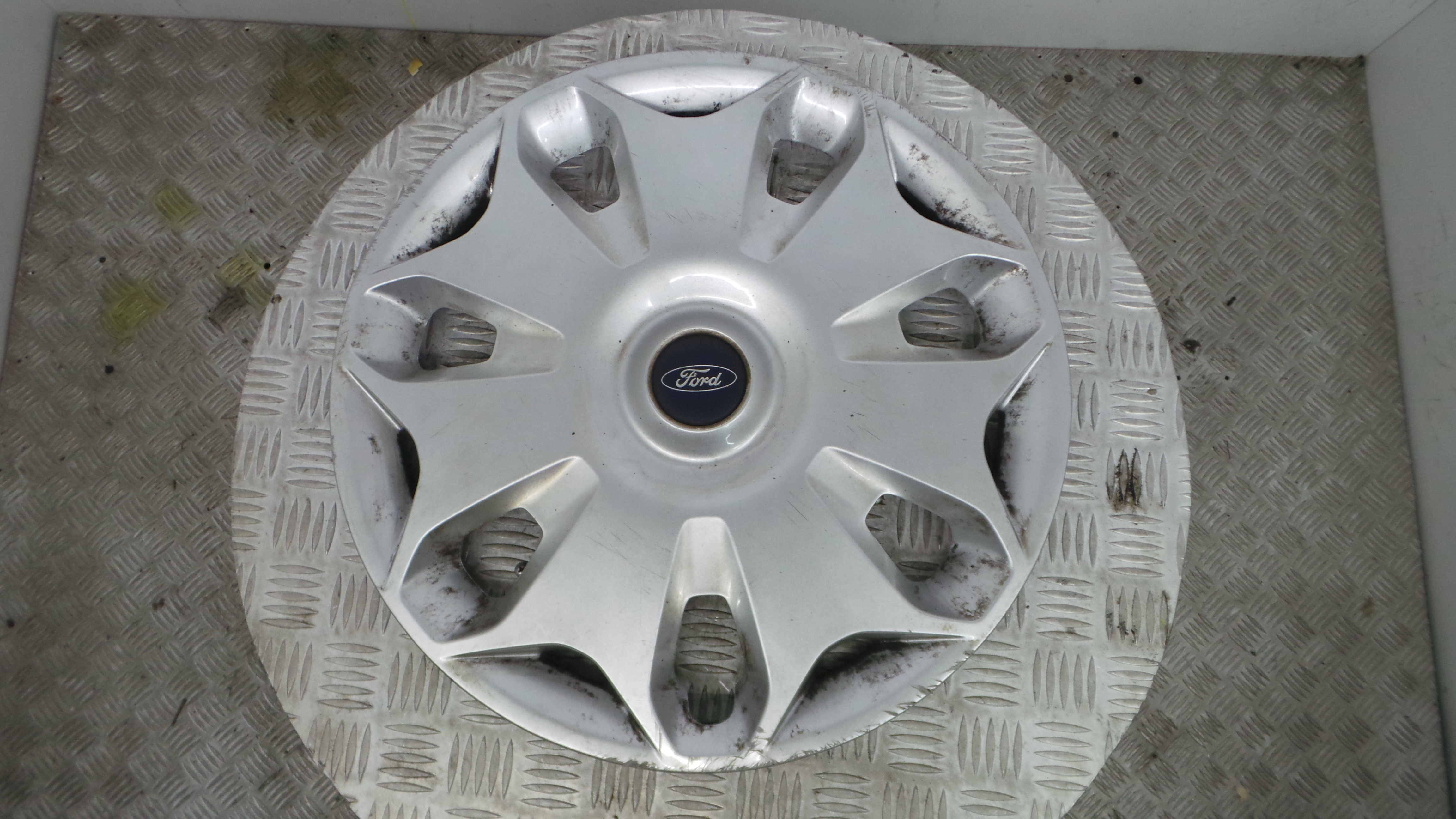 Tampões das rodas DT11-1130-EB - FORD TRANSIT CONNECT (P65_, P70_, P80_)-33657538