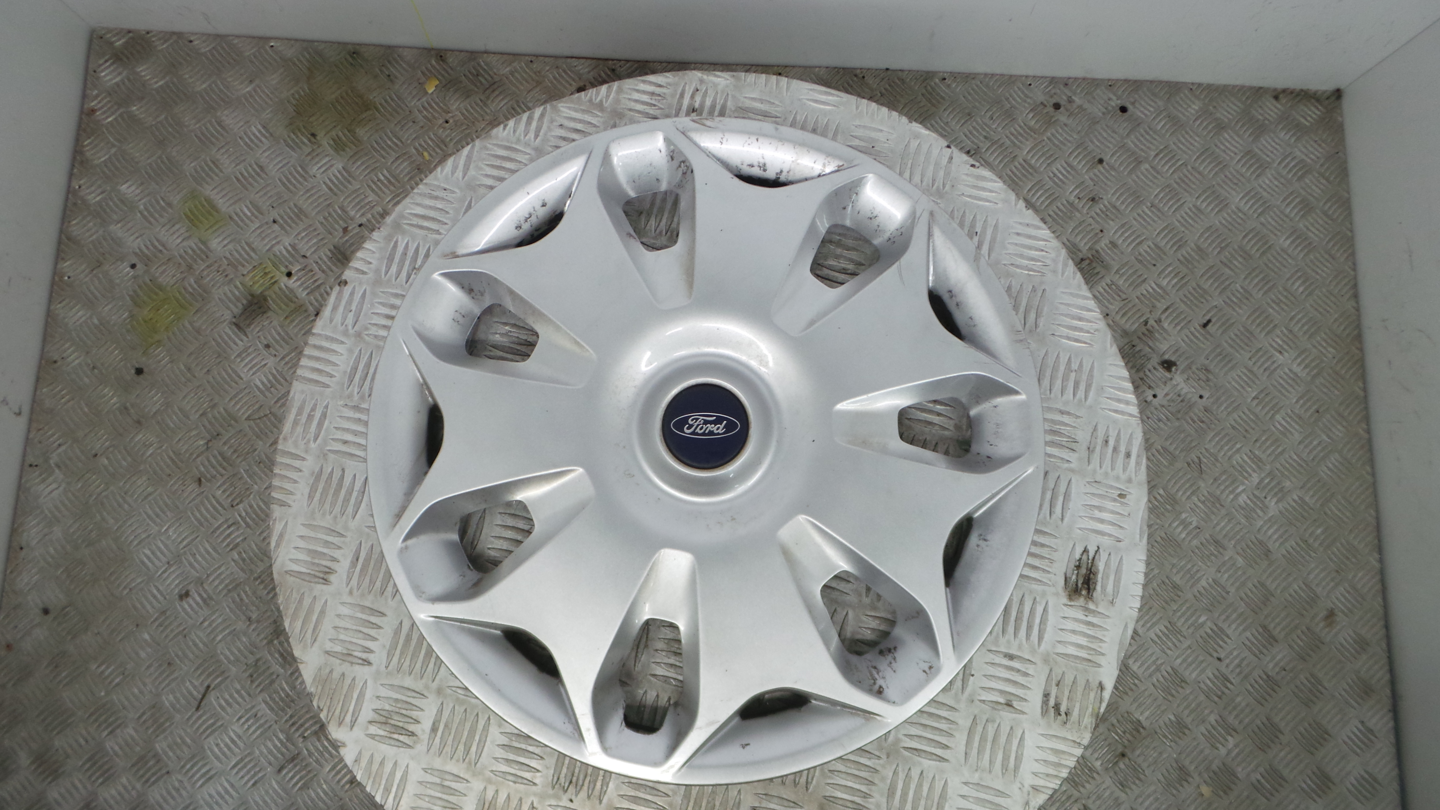 Tampões das rodas DT11-1130-EB - FORD TRANSIT CONNECT (P65_, P70_, P80_)-33657541