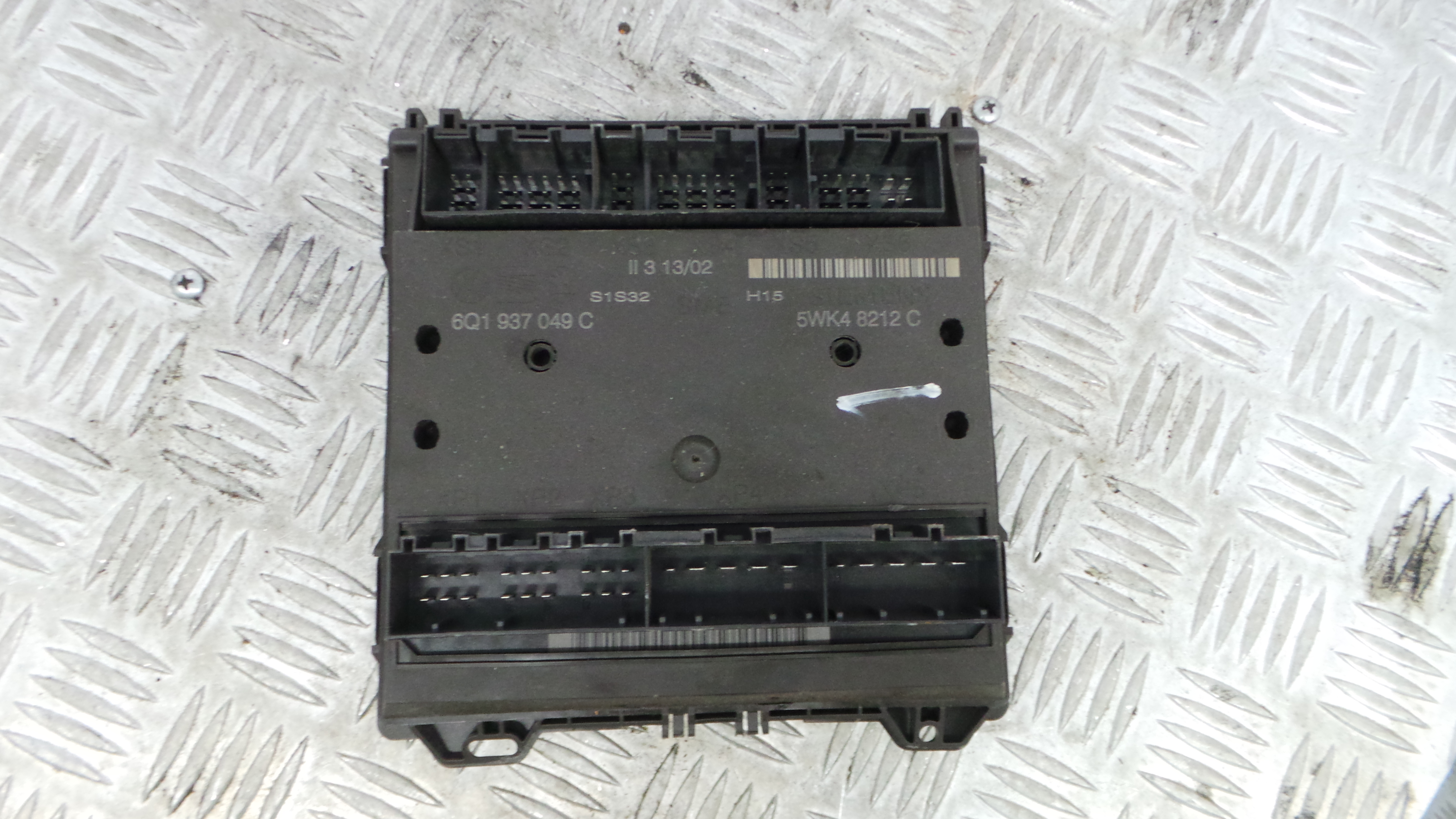 Caixa dos Fusíveis / BSI / UCH / SAM 6Q1937049C - VW POLO (9N_, 9A_)-33657557