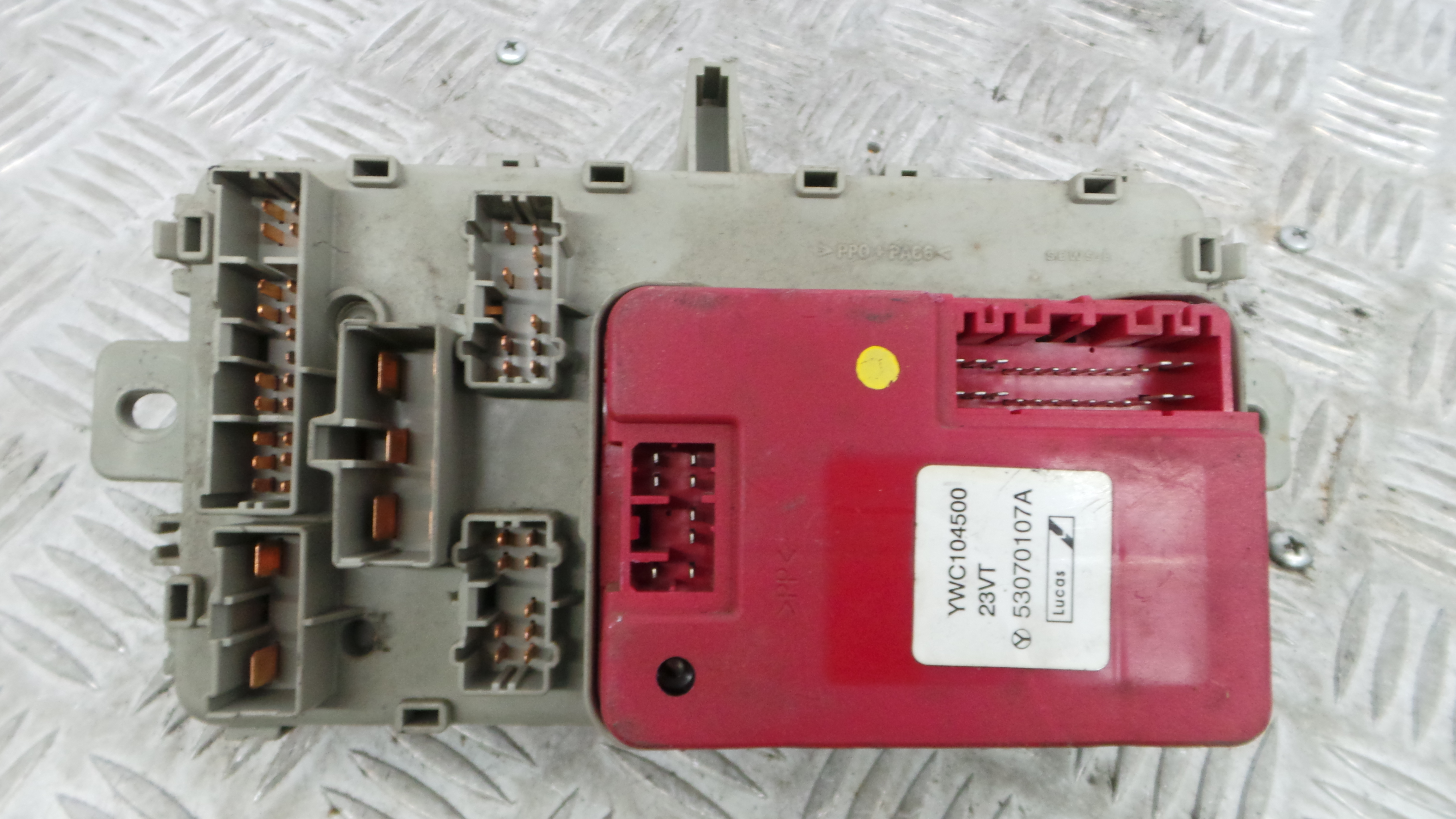 Caixa dos Fusíveis / BSI / UCH / SAM YQE000070 - ROVER 45 I Hatchback (RT)-33657564