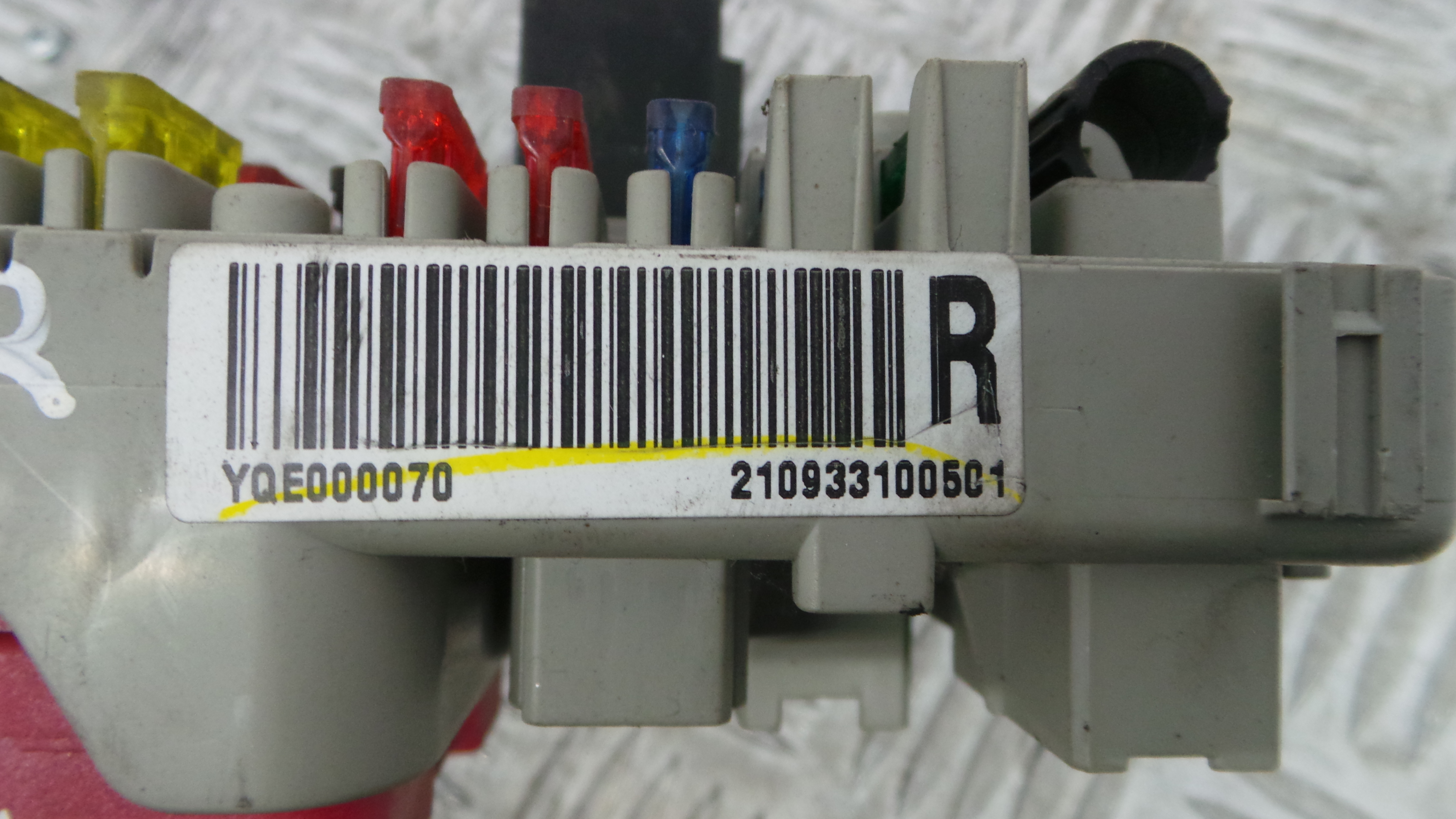 Caixa dos Fusíveis / BSI / UCH / SAM YQE000070 - ROVER 45 I Hatchback (RT)-33657564