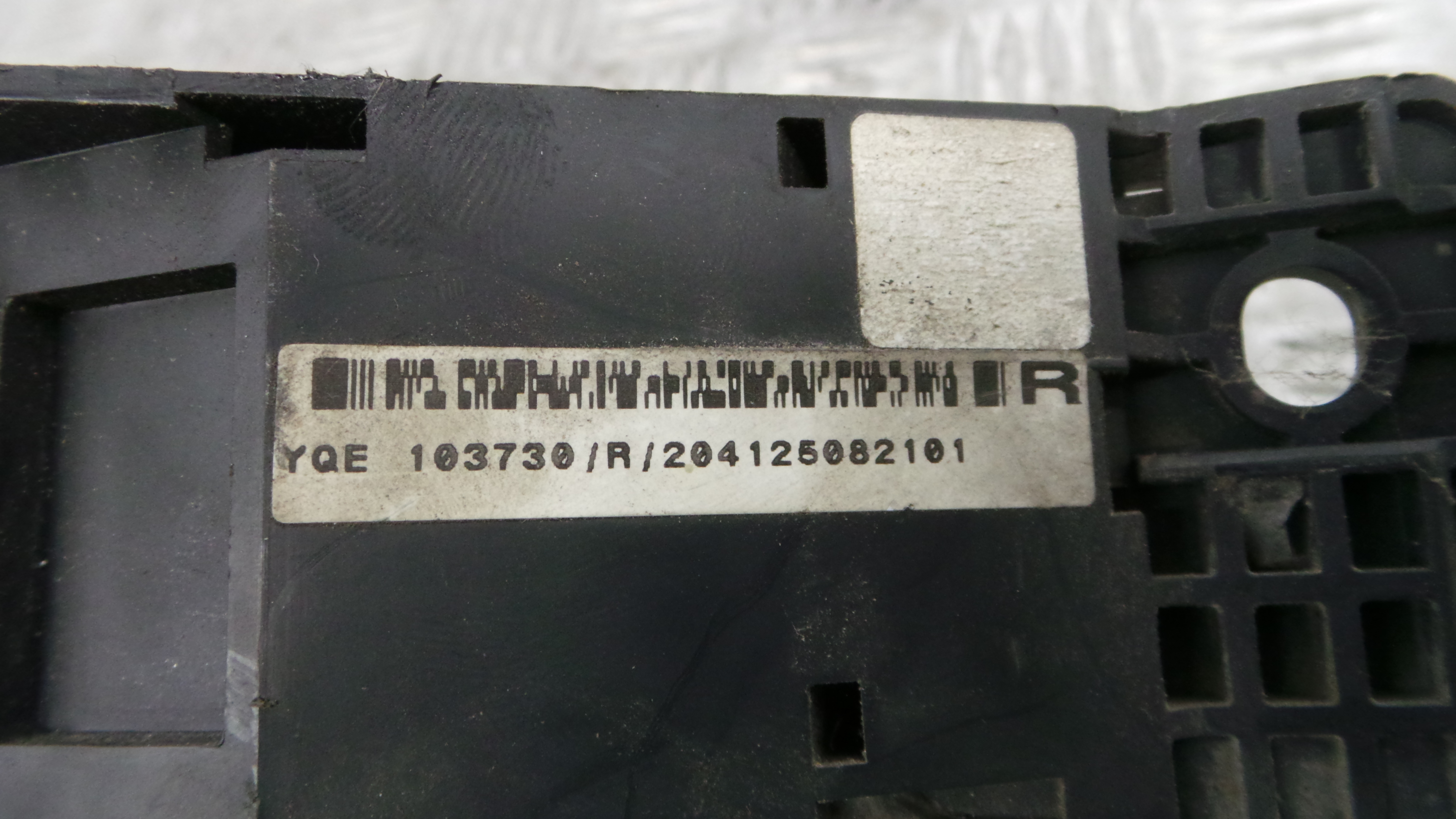 Caixa dos Fusíveis / BSI / UCH / SAM YQE103730 - ROVER 25 I Hatchback (RF)-33657585