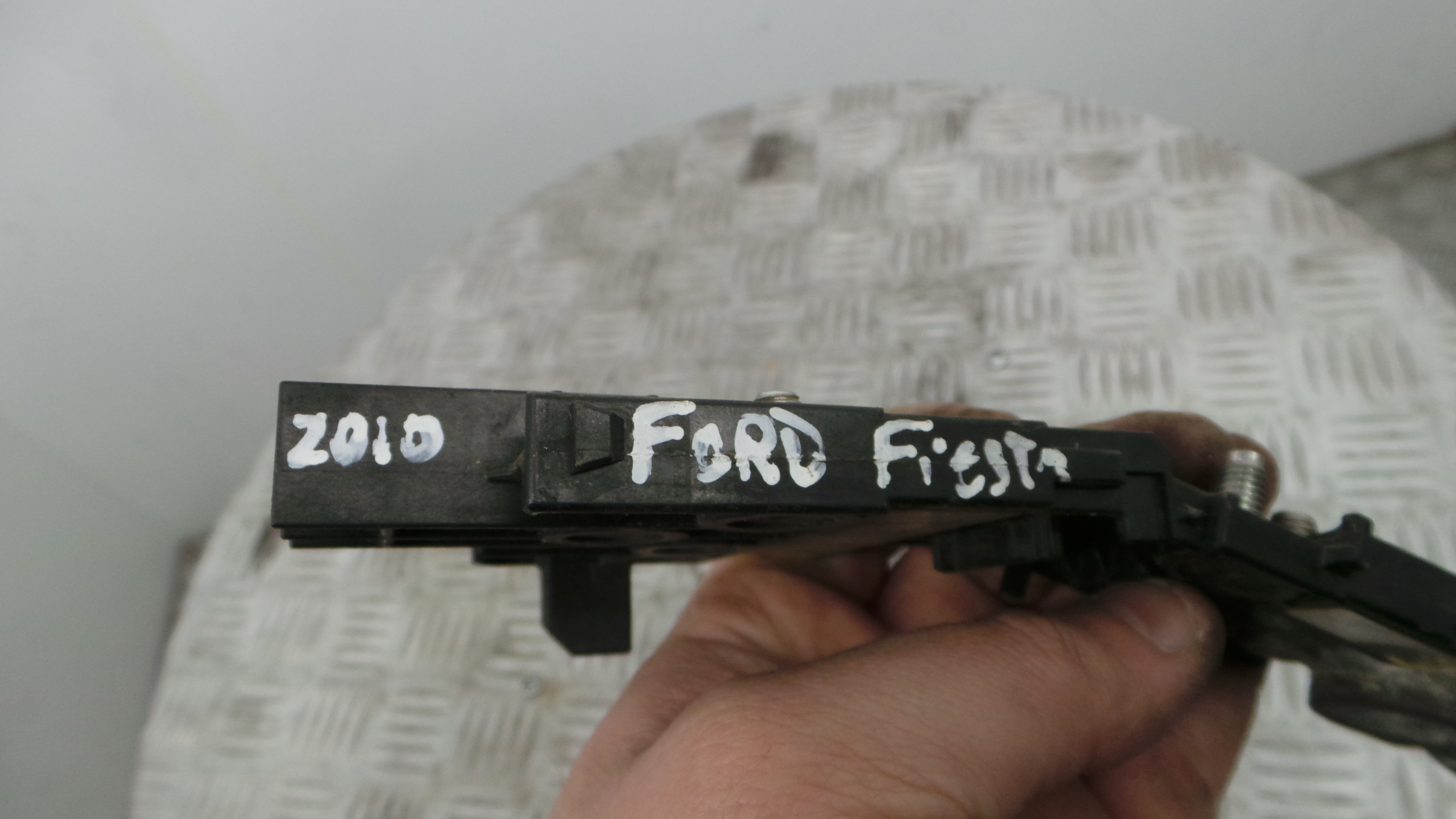 Caixa dos Fusíveis / BSI / UCH / SAM - FORD FIESTA VI (CB1, CCN)-33657598 Caixa dos Fusíveis / BSI / UCH / SAM - FORD FIESTA VI (CB1, CCN)-33657598