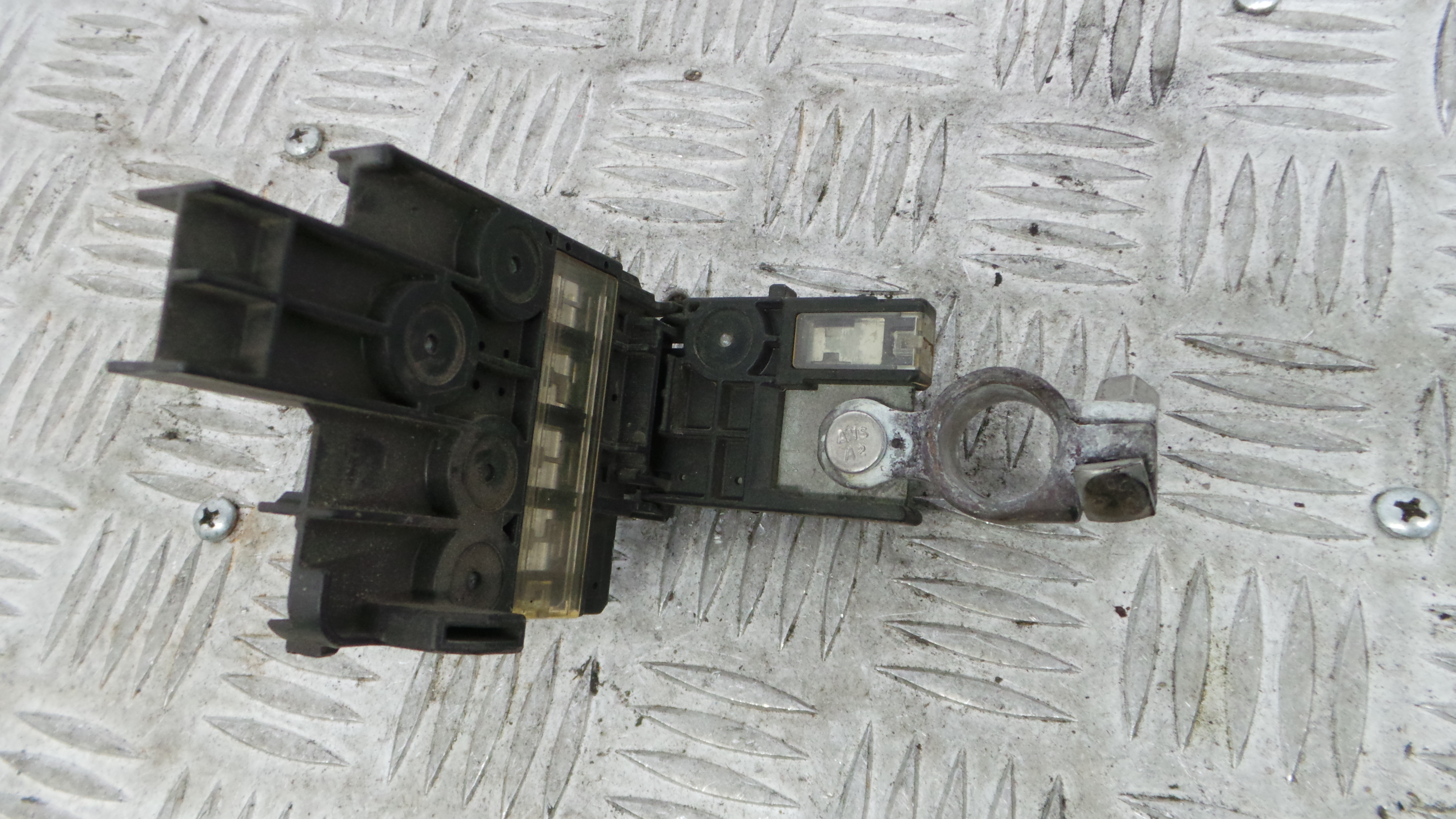 Caixa dos Fusíveis / BSI / UCH / SAM - FORD FIESTA VI (CB1, CCN)-33657601 Caixa dos Fusíveis / BSI / UCH / SAM - FORD FIESTA VI (CB1, CCN)-33657601