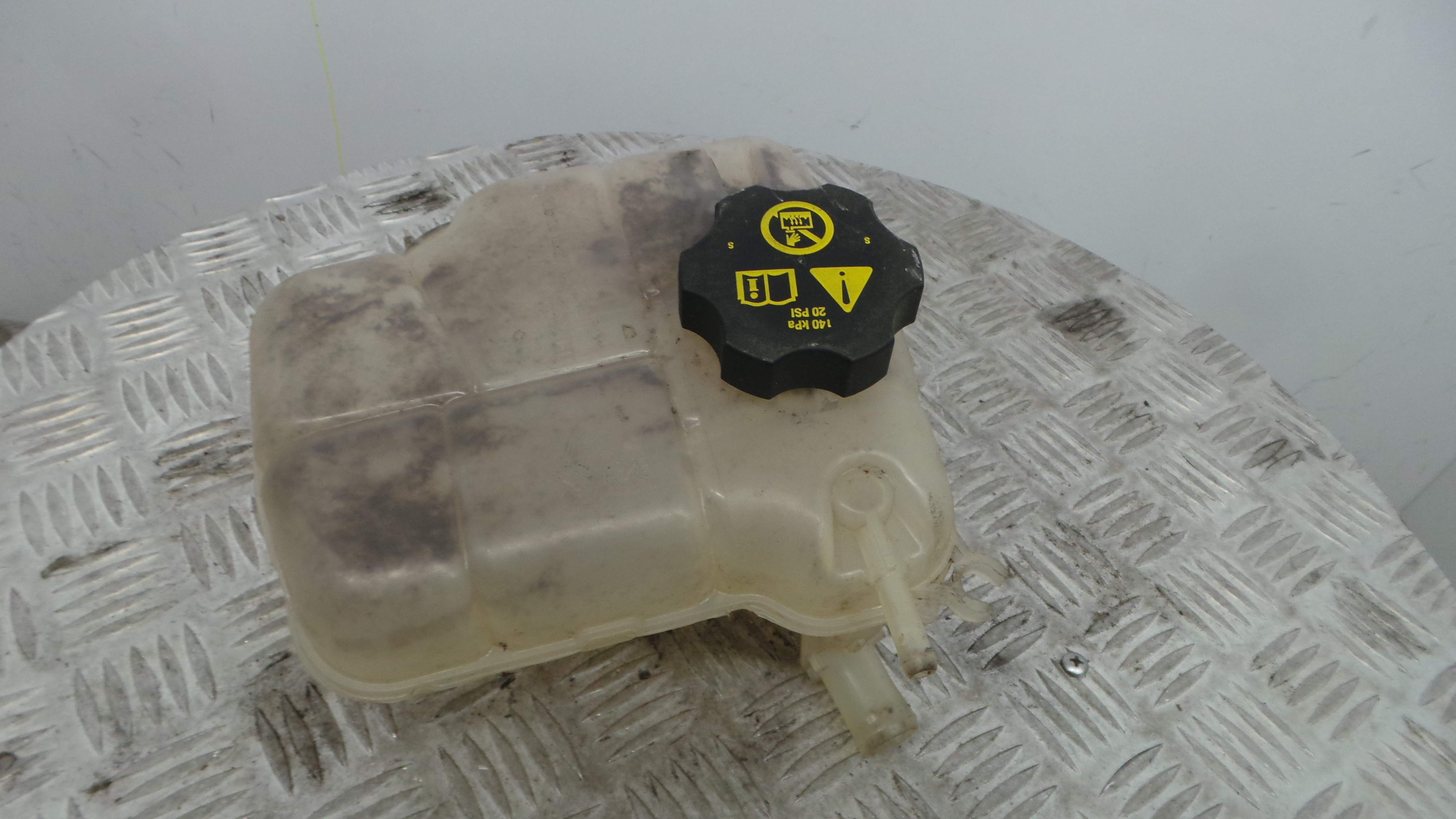 Depósito Água Radiador / Vazo de Expansao 13256823 - OPEL ASTRA H três volumes (A04)-33657614 Depósito Água Radiador / Vazo de Expansao 13256823 - OPEL ASTRA H três volumes (A04)-33657614