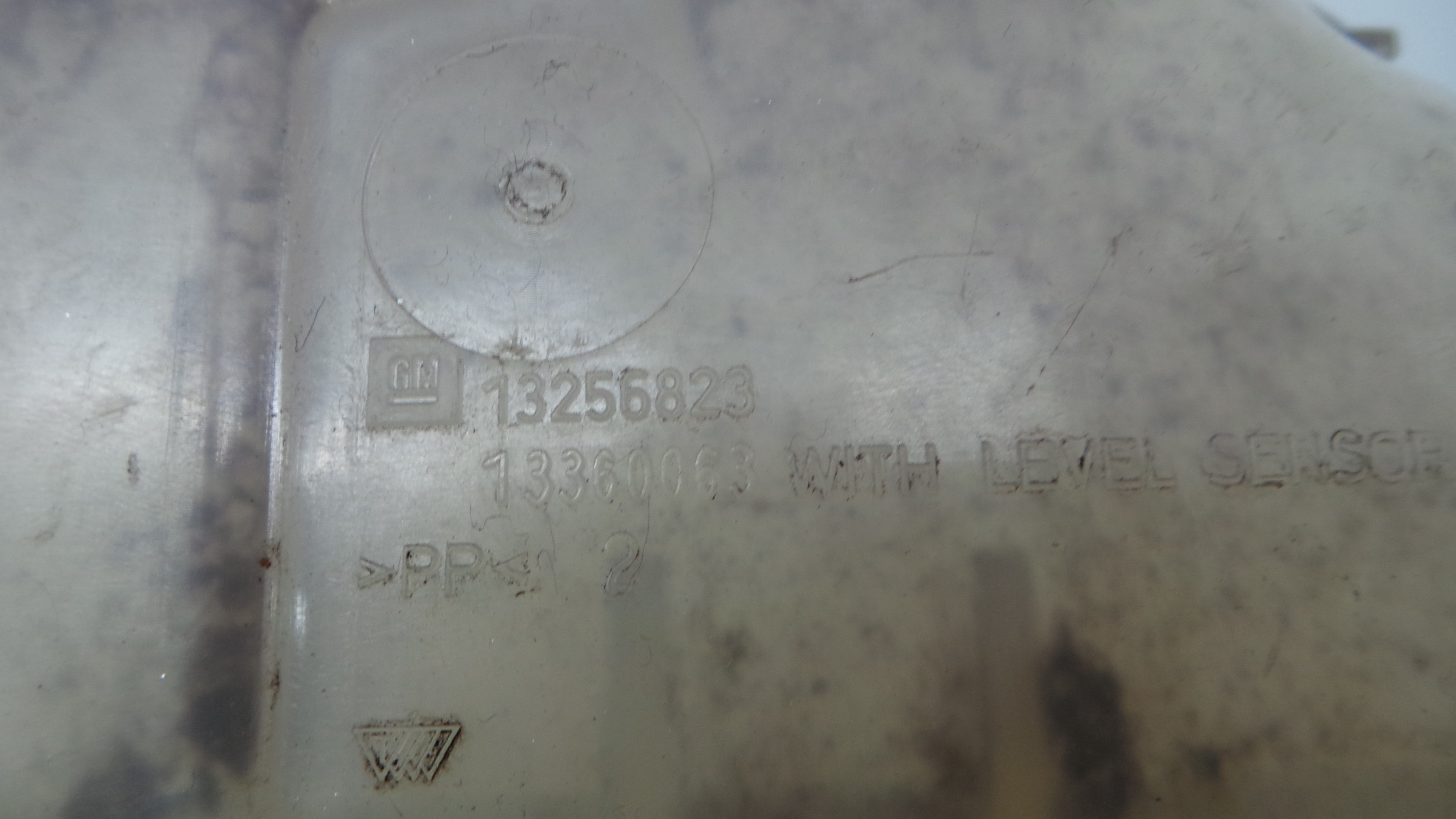 Depósito Água Radiador / Vazo de Expansao 13256823 - OPEL ASTRA H três volumes (A04)-33657614