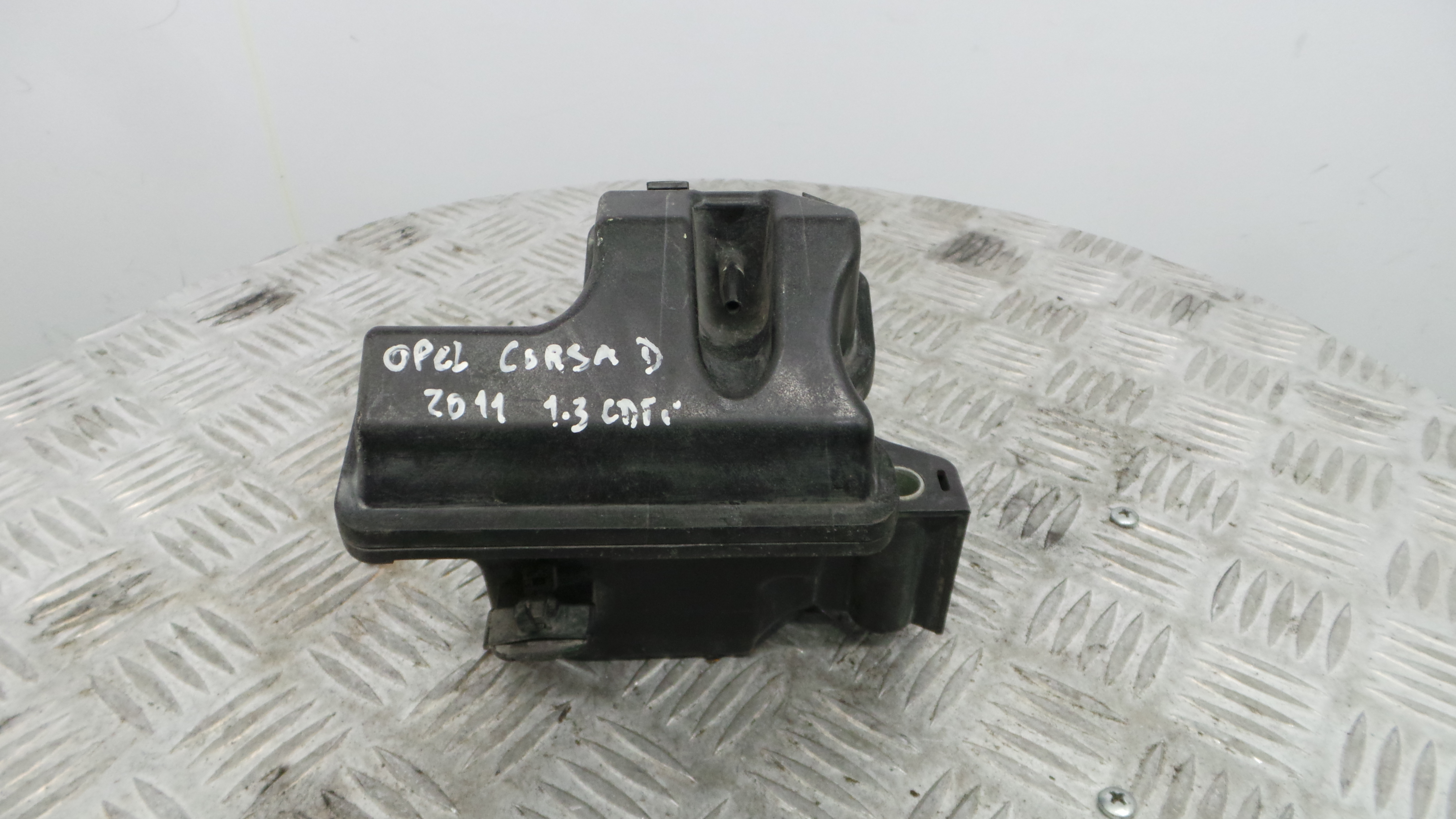 Atuador de vácuo 55571341 - OPEL CORSA D (S07)-33657626