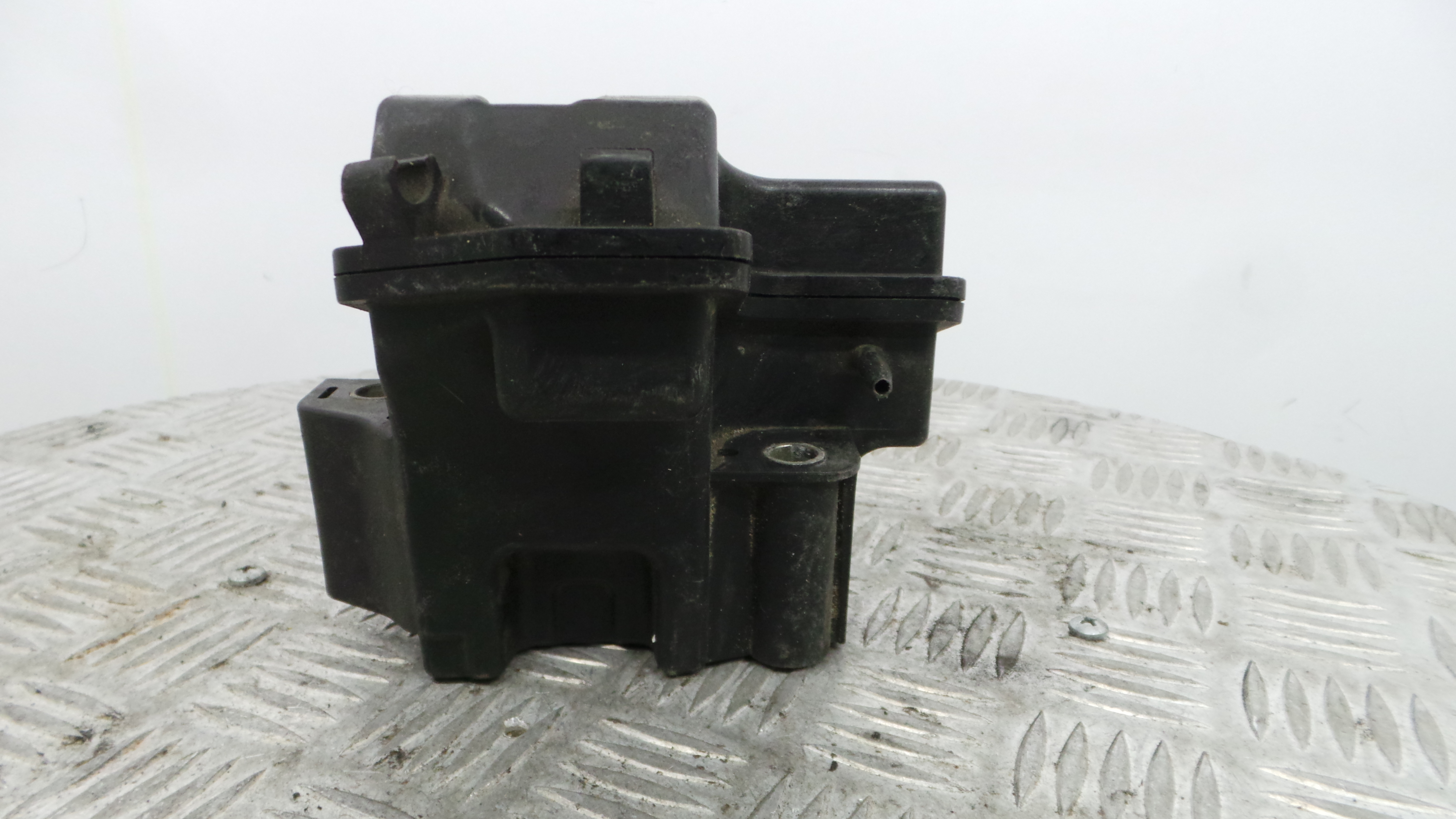 Atuador de vácuo 55571341 - OPEL CORSA D (S07)-33657629