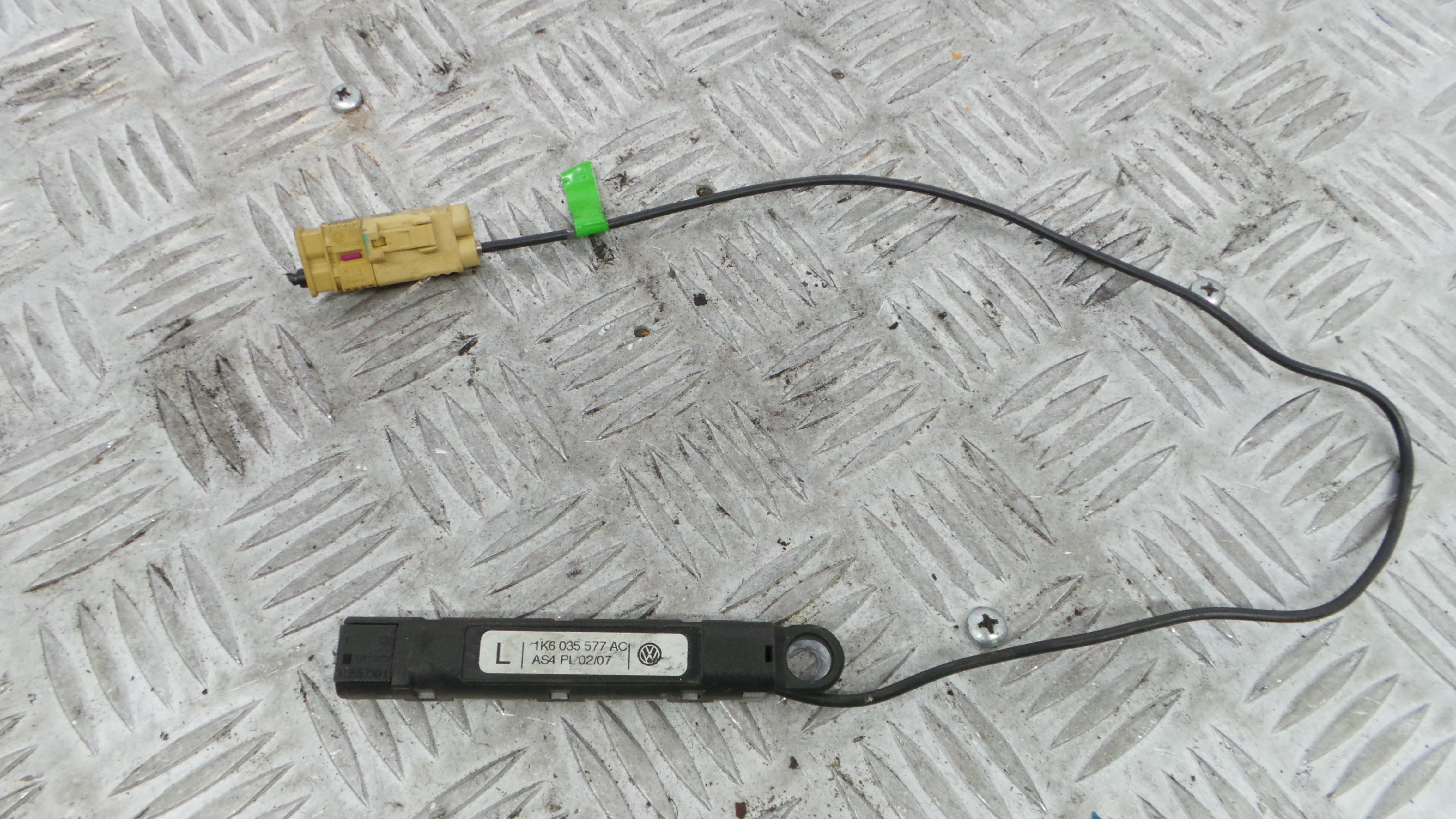 Adaptador Antena 1K6035577AC - VW GOLF V (1K1)-33657657