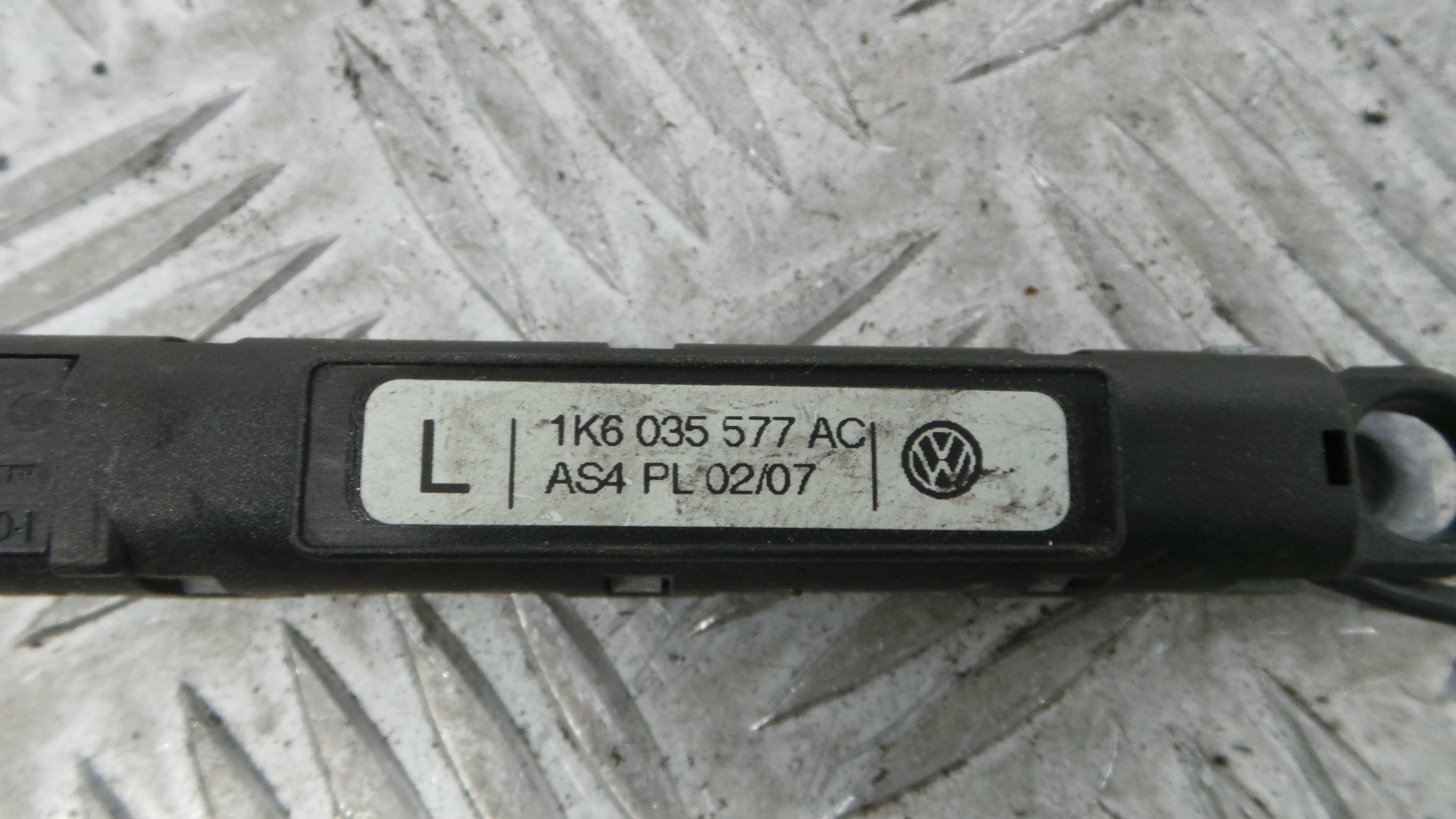 Adaptador Antena 1K6035577AC - VW GOLF V (1K1)-33657657