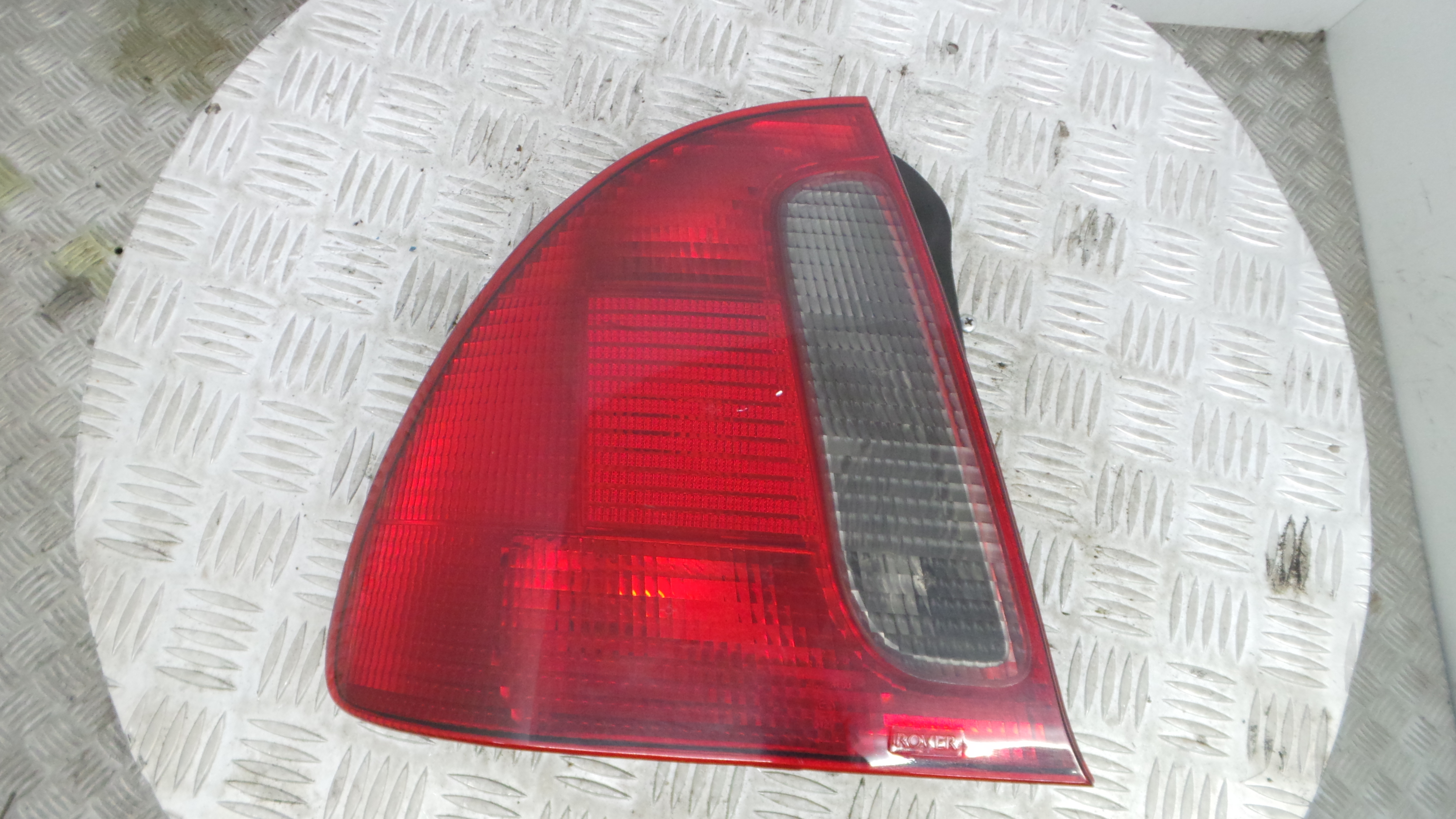 Farolim Stop Esq XFB101010 - ROVER 400 II (RT)-33657777 Farolim Stop Esq XFB101010 - ROVER 400 II (RT)-33657777