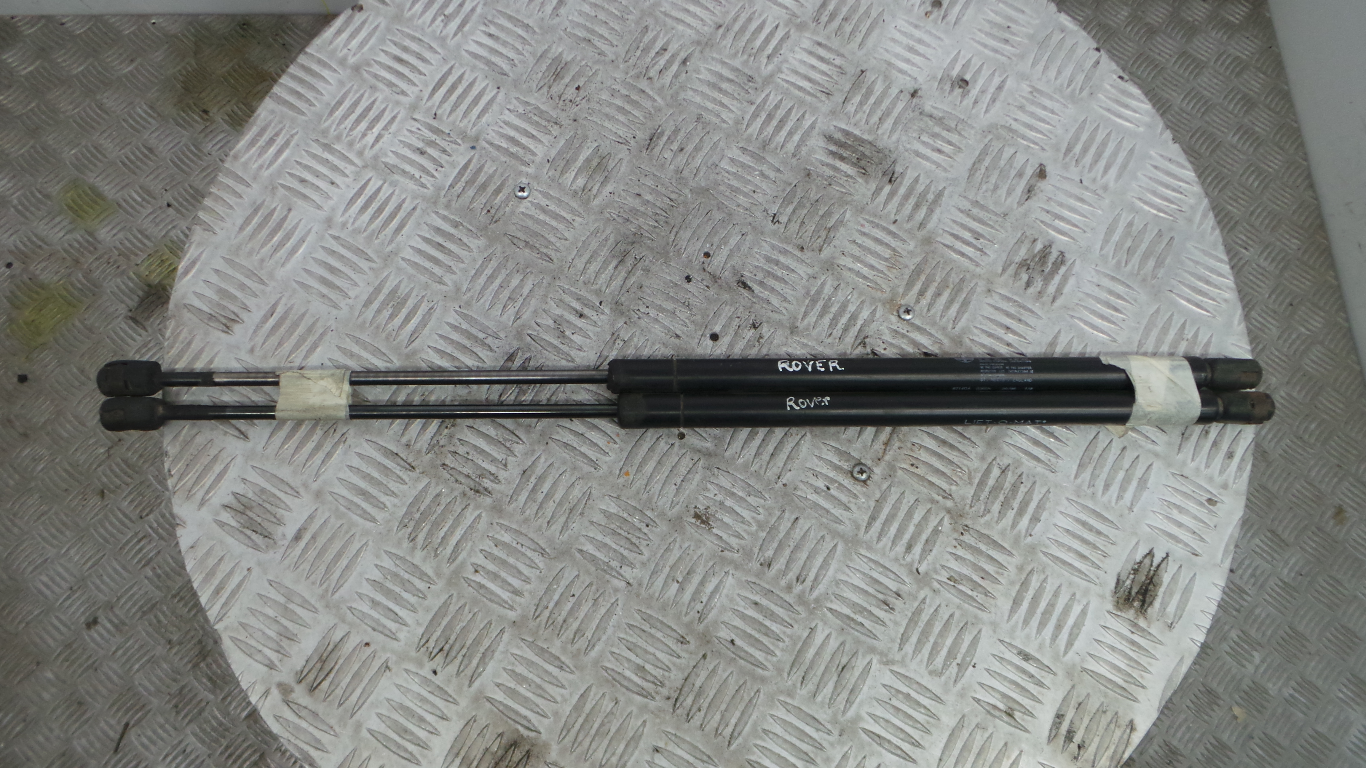 Amortecedor da Mala 6714DA - ROVER 200 II Hatchback (RF)-33657867 Amortecedor da Mala 6714DA - ROVER 200 II Hatchback (RF)-33657867