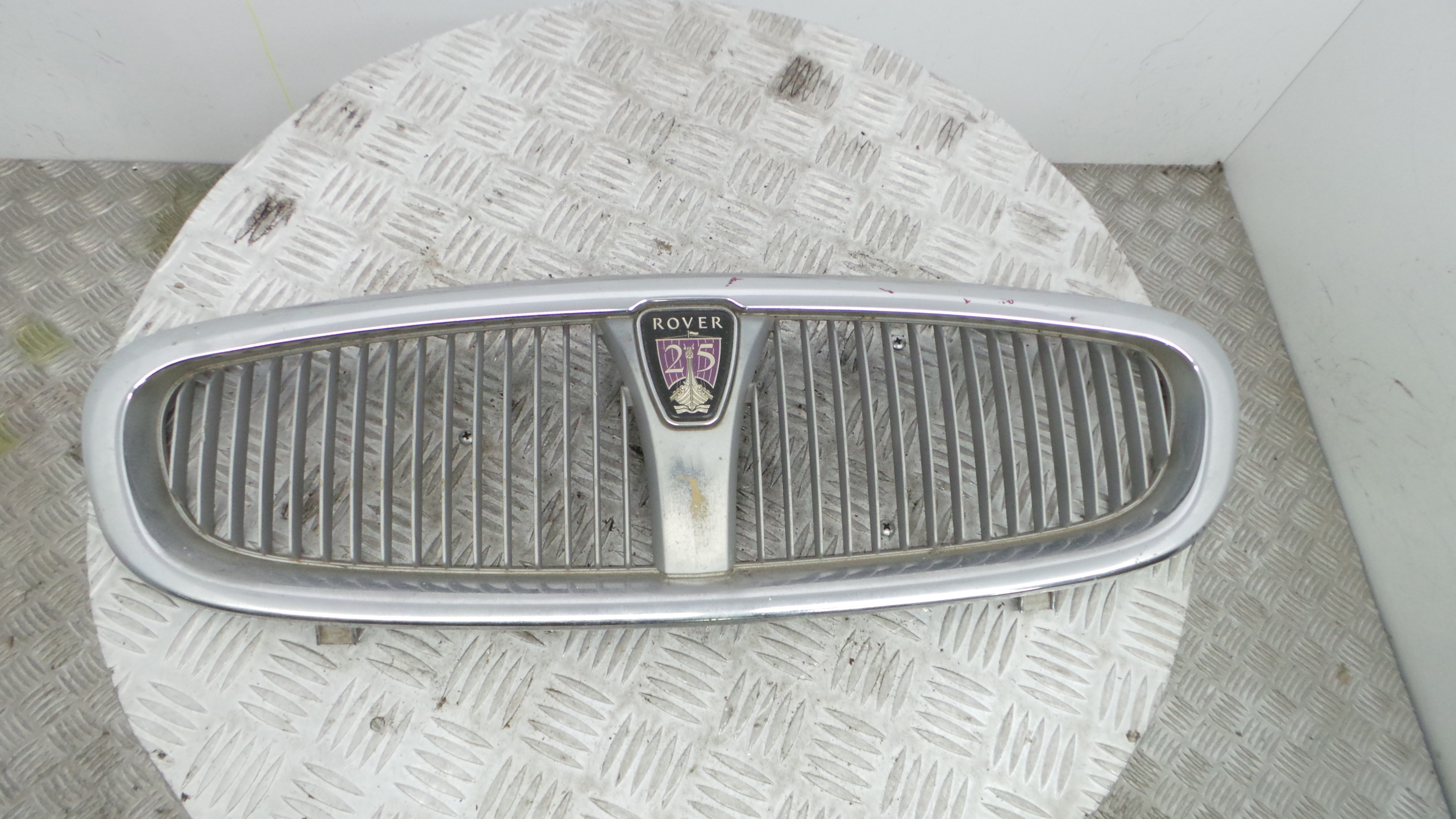 Grelha da Frente DHT100040 - ROVER 25 I Hatchback (RF)-33657873