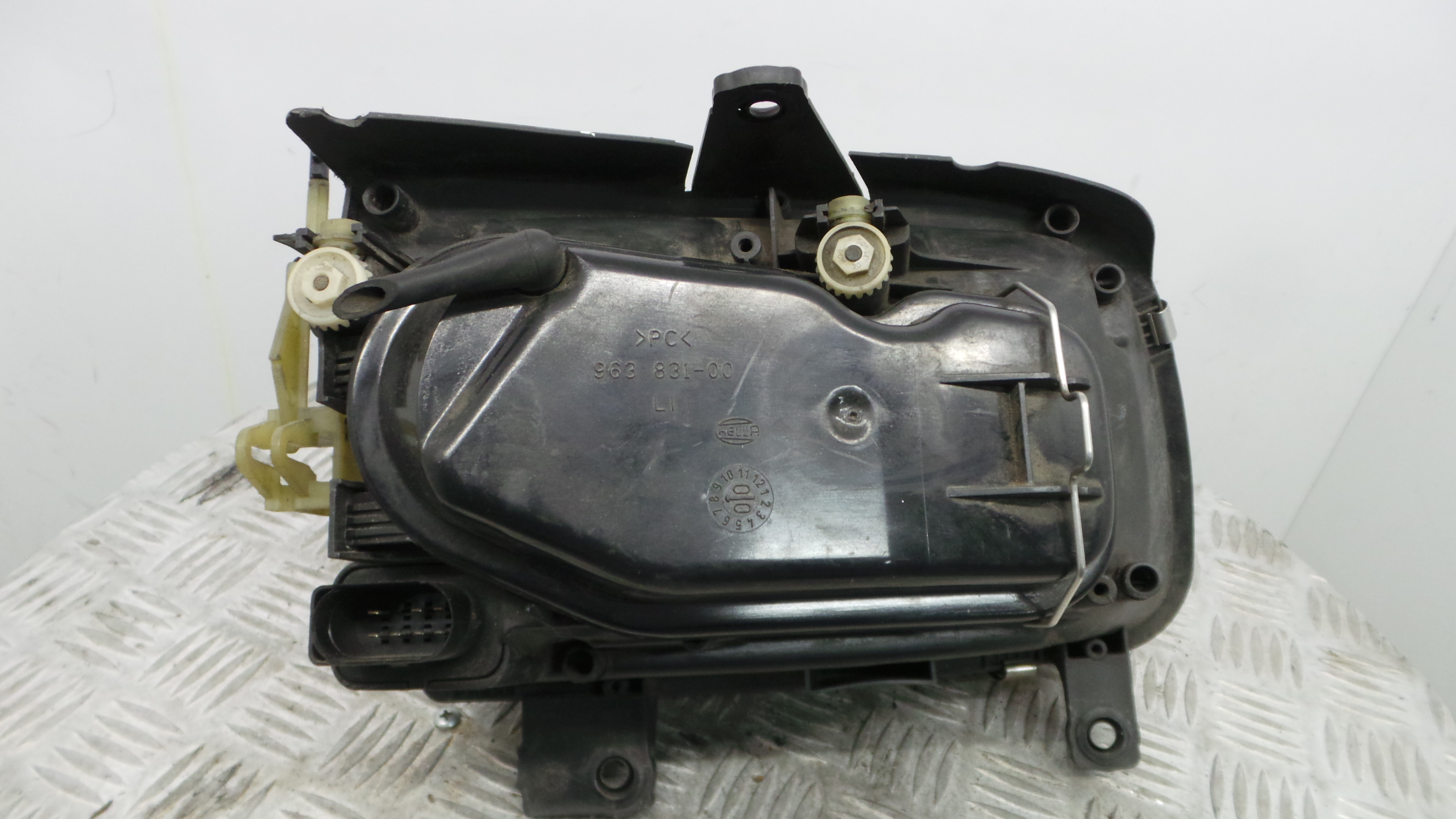 Ótica Esq 6N1941017AA - VW POLO (9N_, 9A_)-33658238