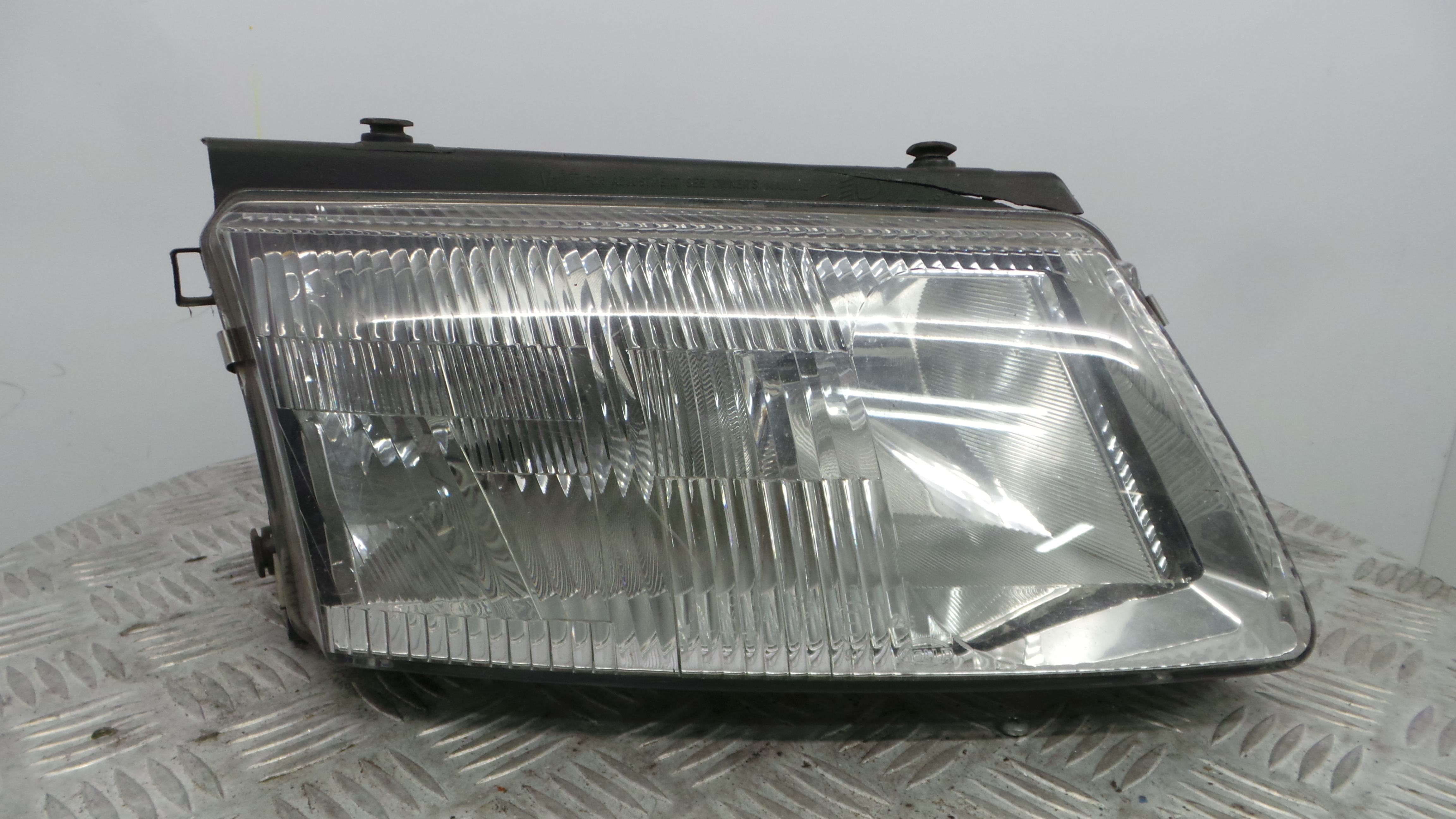 Ótica Dto 3B0941018K - VW PASSAT B5 (3B2)-33658240 Ótica Dto 3B0941018K - VW PASSAT B5 (3B2)-33658240