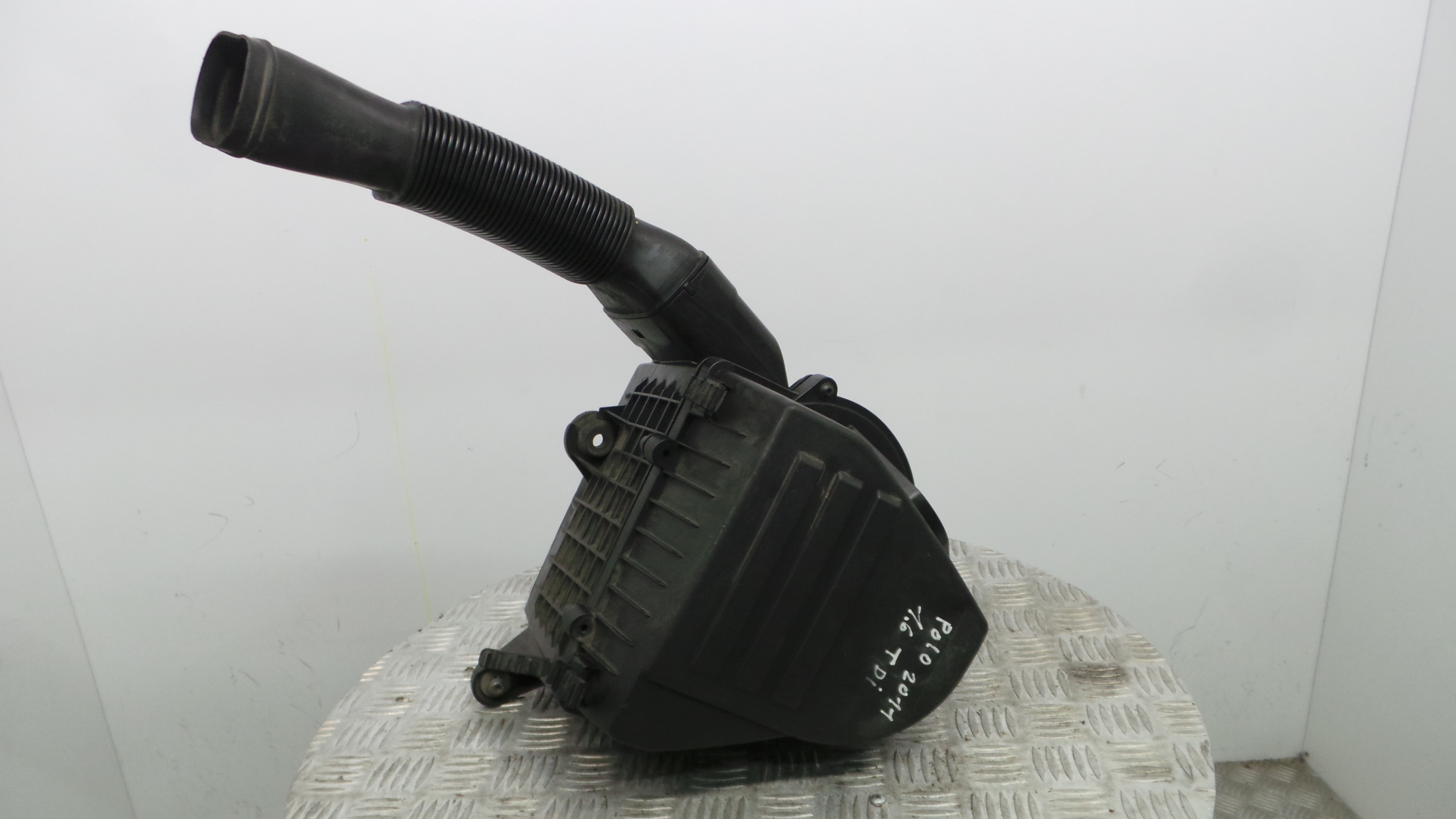 Caixa Filtro de Ar 6R0129601C - VW POLO V (6R1, 6C1)-33658314